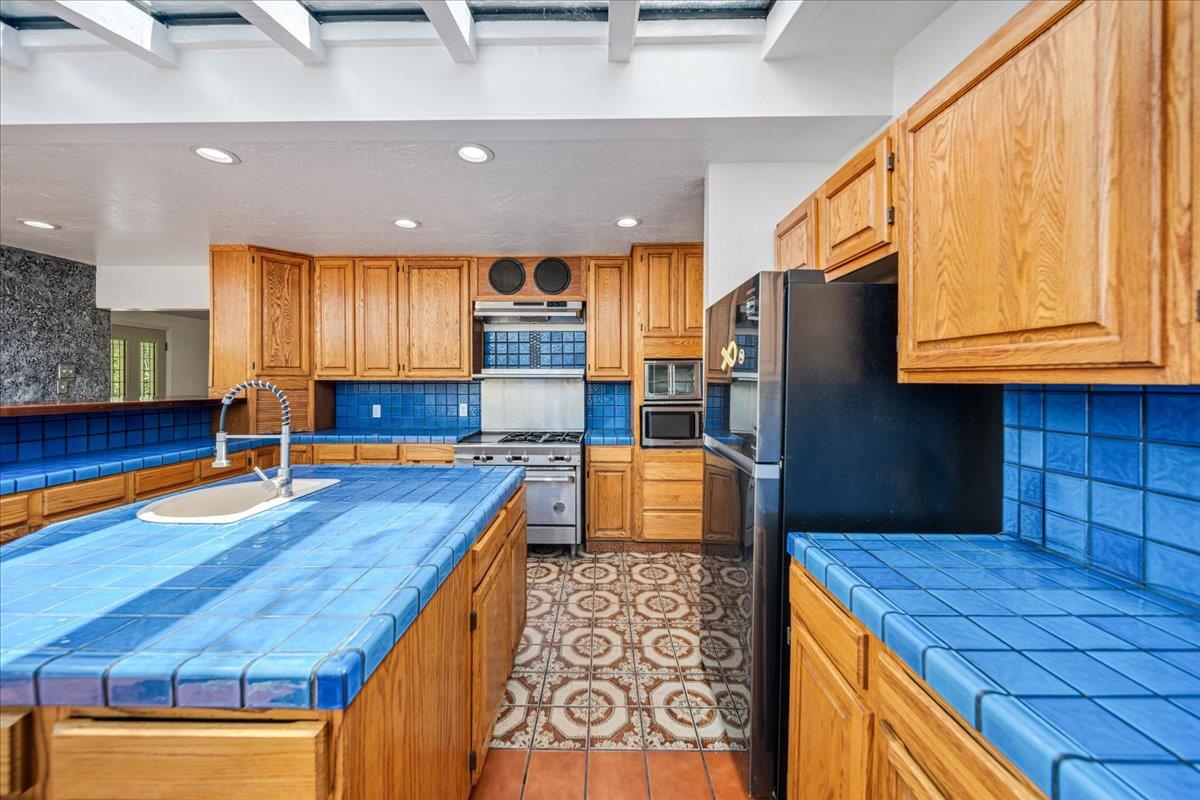 Detail Gallery Image 10 of 77 For 5599 Branciforte Dr, Santa Cruz,  CA 95065 - 3 Beds | 3 Baths