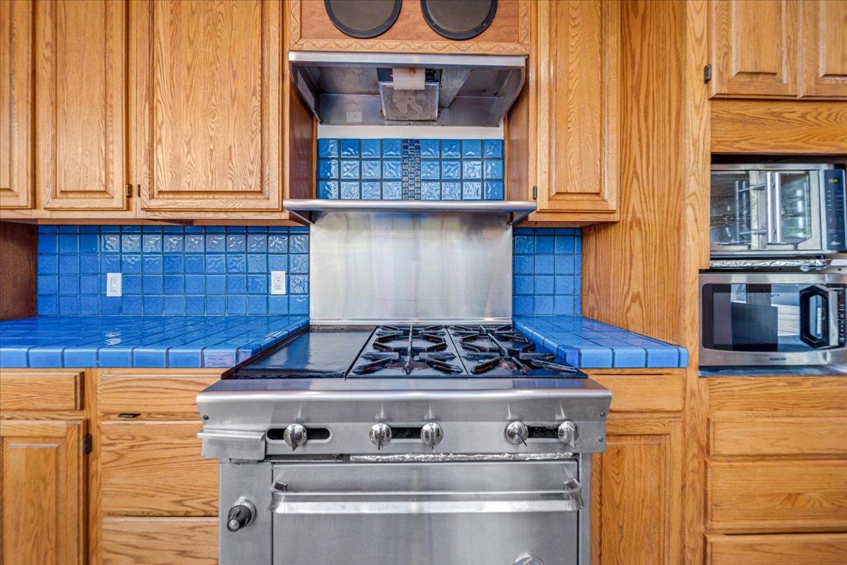 Detail Gallery Image 13 of 77 For 5599 Branciforte Dr, Santa Cruz,  CA 95065 - 3 Beds | 3 Baths