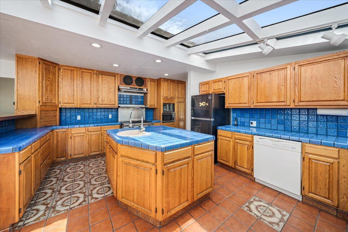 Detail Gallery Image 9 of 77 For 5599 Branciforte Dr, Santa Cruz,  CA 95065 - 3 Beds | 3 Baths