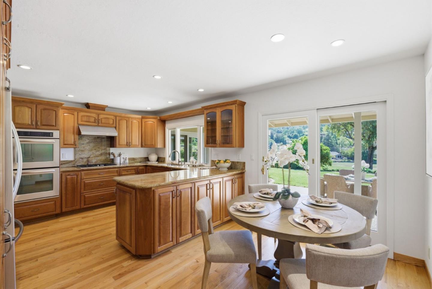 Detail Gallery Image 12 of 56 For 6915 Castlerock Dr, San Jose,  CA 95120 - 4 Beds | 2/1 Baths