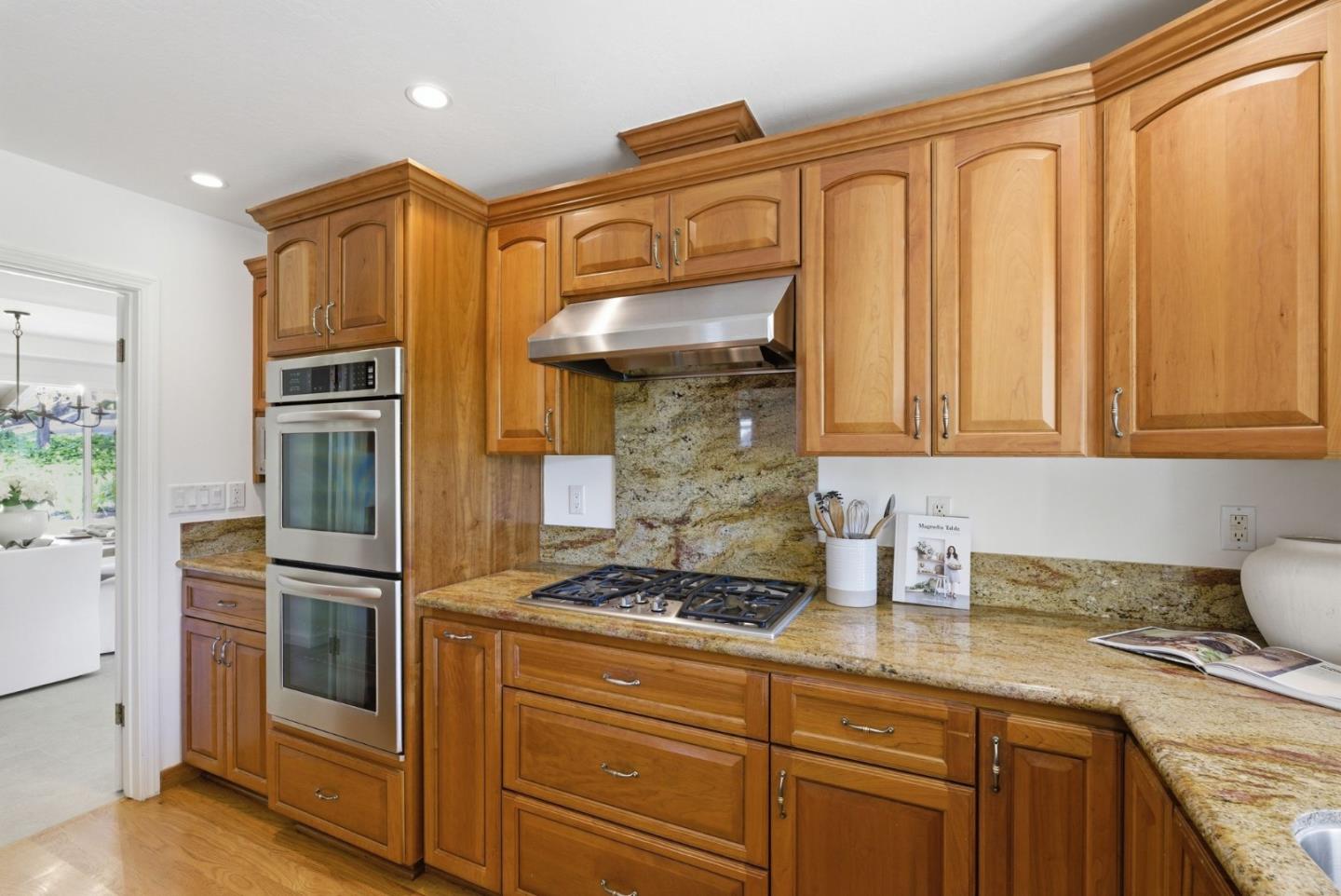 Detail Gallery Image 15 of 56 For 6915 Castlerock Dr, San Jose,  CA 95120 - 4 Beds | 2/1 Baths