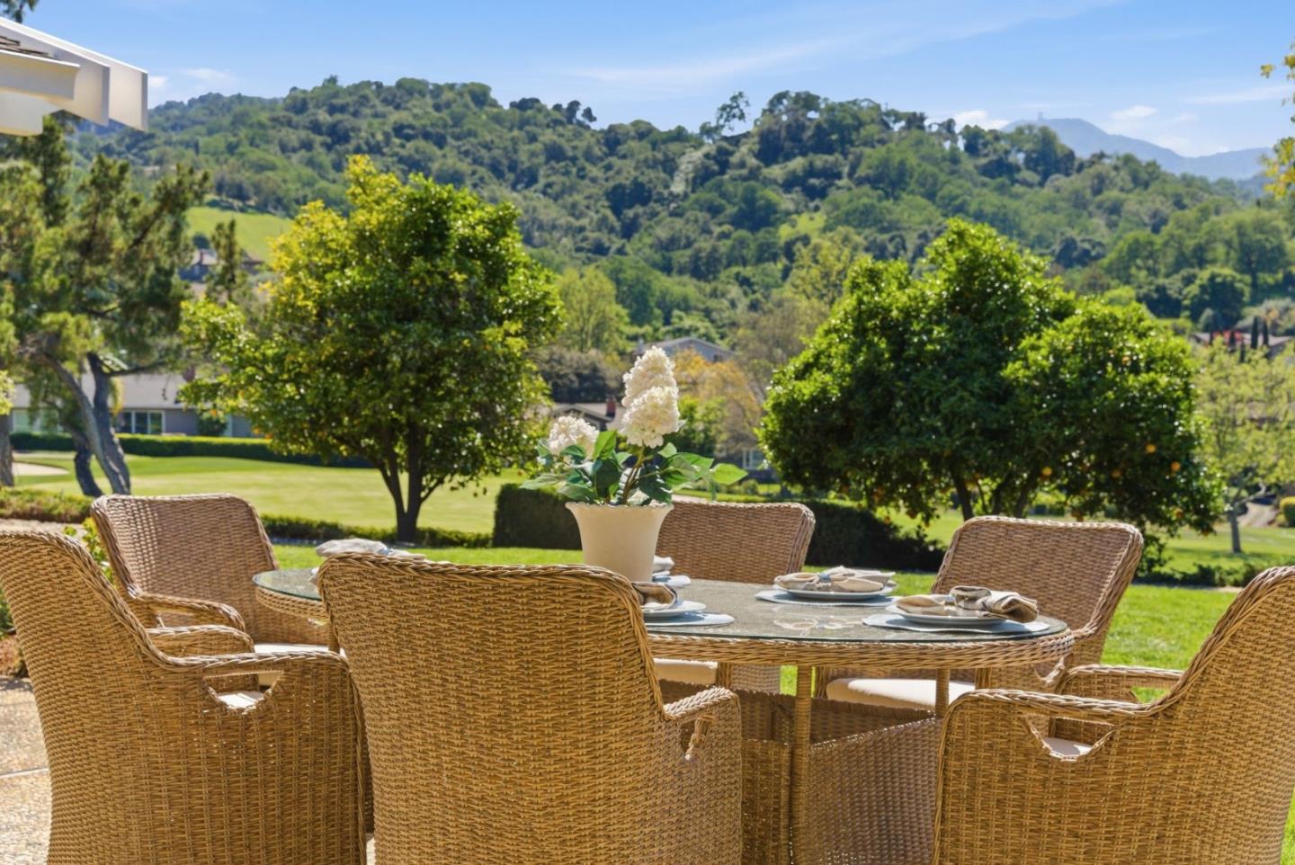 Detail Gallery Image 39 of 56 For 6915 Castlerock Dr, San Jose,  CA 95120 - 4 Beds | 2/1 Baths