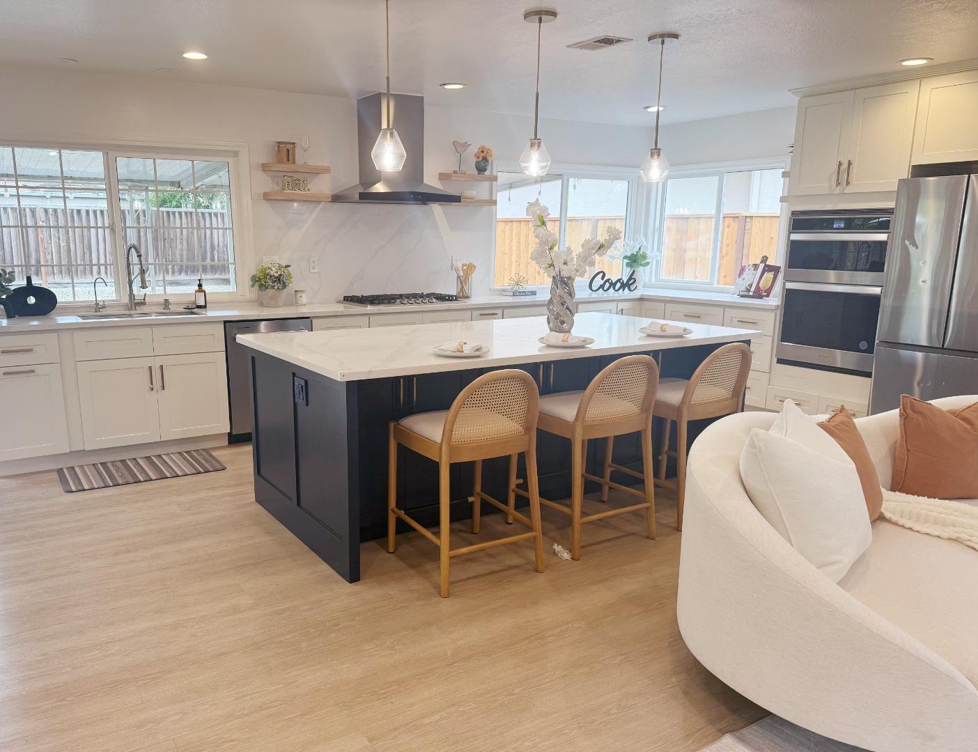 Detail Gallery Image 2 of 5 For 4918 Avenida De Los Arboles, Santa Clara,  CA 95054 - 4 Beds | 2/1 Baths