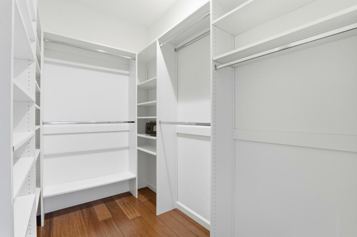 Detail Gallery Image 19 of 67 For 2981 Holiday Ct, Morgan Hill,  CA 95037 - 6 Beds | 4/1 Baths