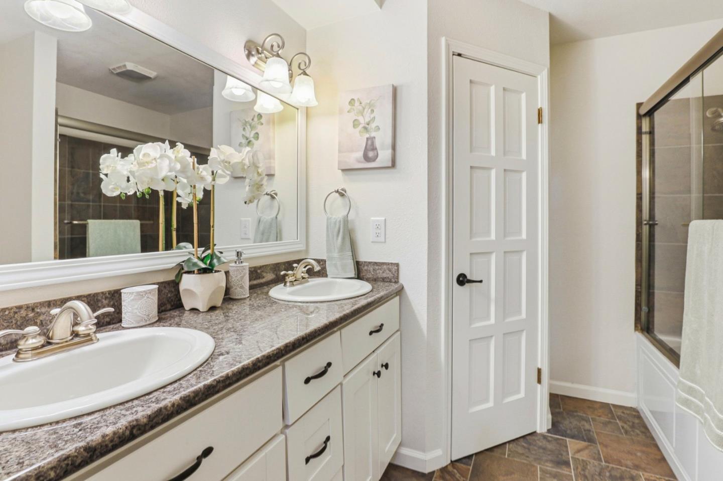 Detail Gallery Image 21 of 67 For 2981 Holiday Ct, Morgan Hill,  CA 95037 - 6 Beds | 4/1 Baths