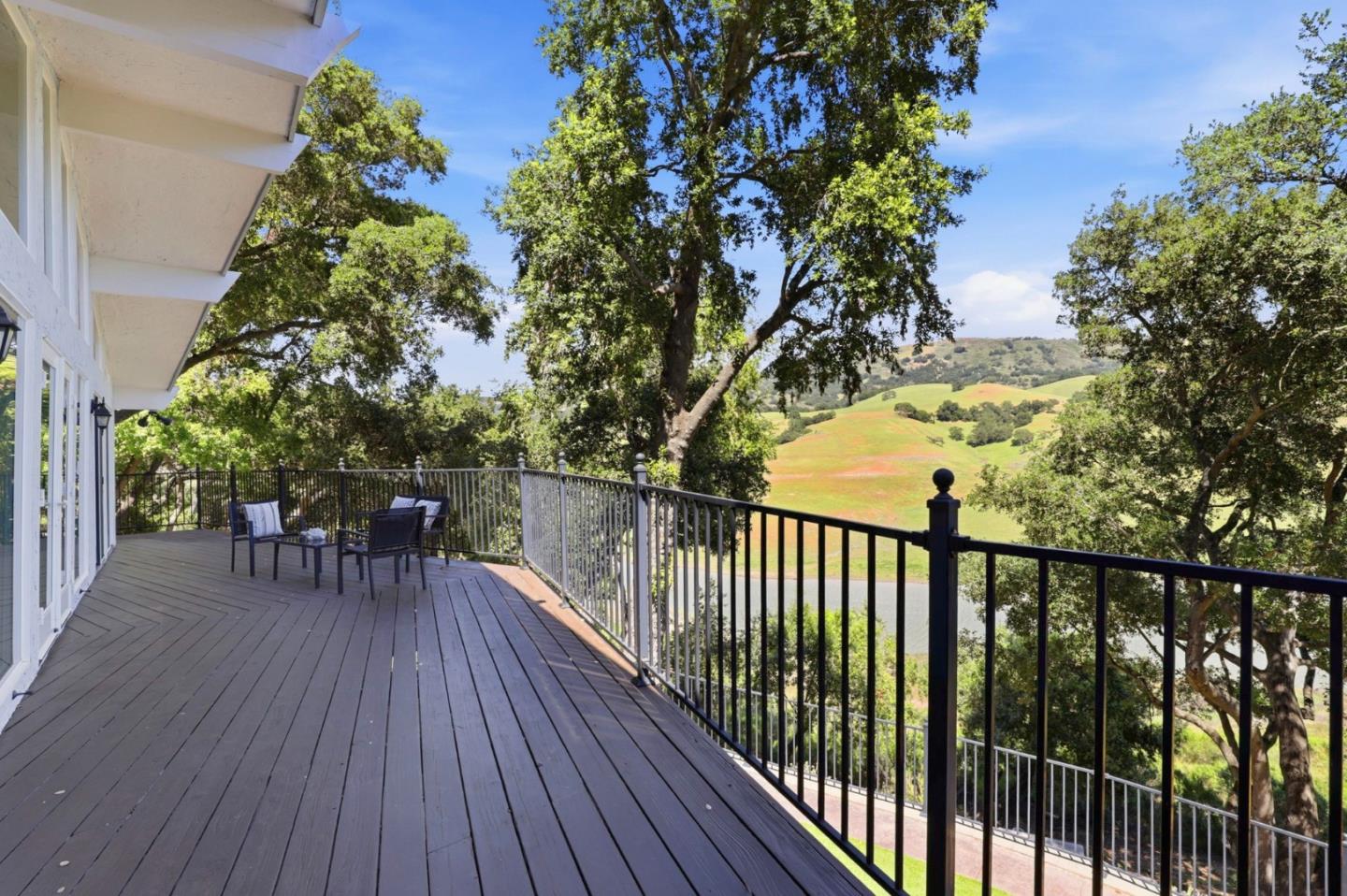 Detail Gallery Image 31 of 67 For 2981 Holiday Ct, Morgan Hill,  CA 95037 - 6 Beds | 4/1 Baths