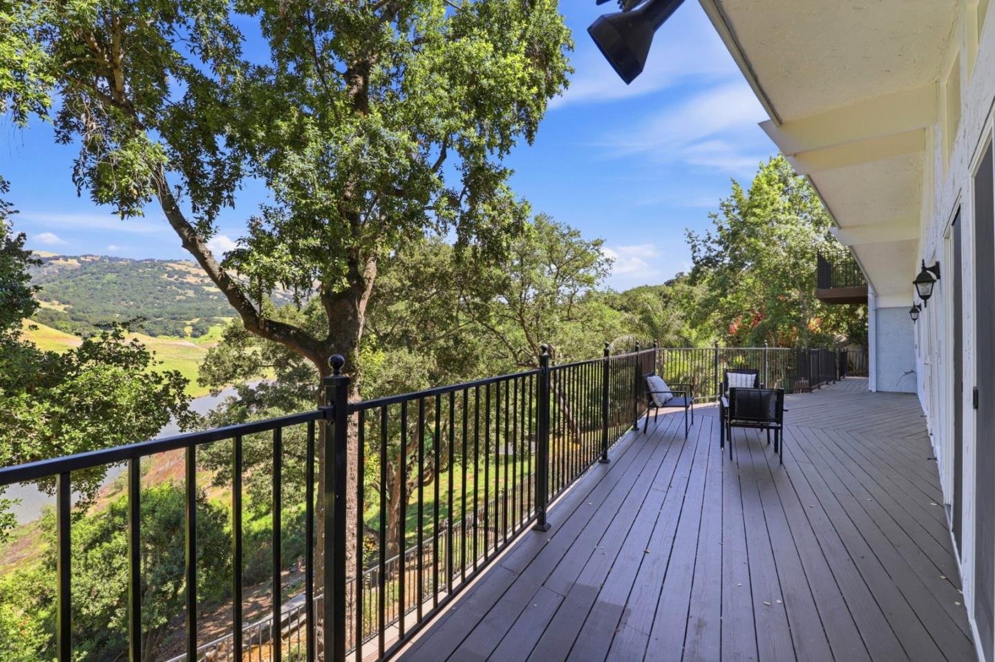 Detail Gallery Image 33 of 67 For 2981 Holiday Ct, Morgan Hill,  CA 95037 - 6 Beds | 4/1 Baths