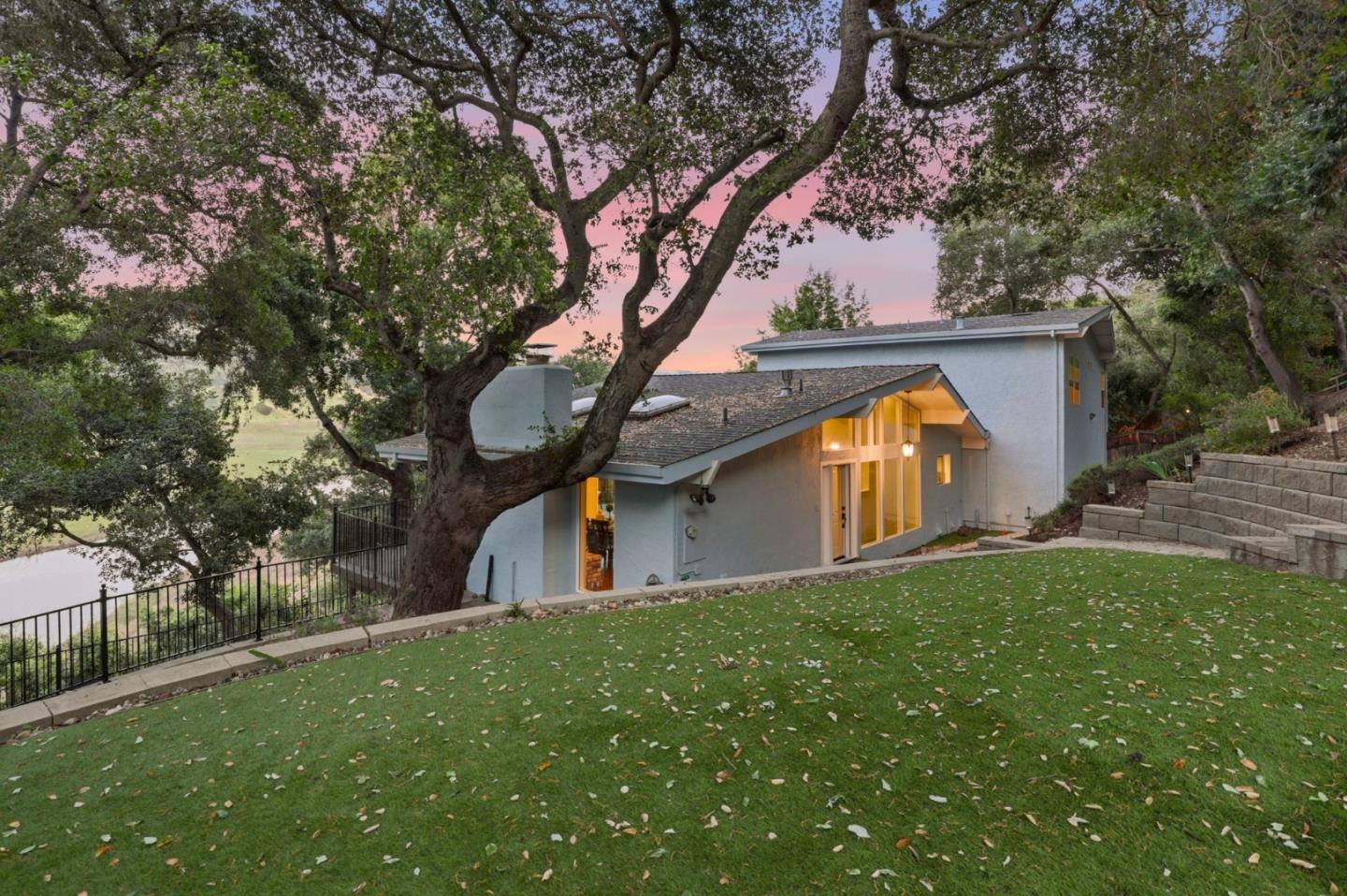 Detail Gallery Image 4 of 67 For 2981 Holiday Ct, Morgan Hill,  CA 95037 - 6 Beds | 4/1 Baths