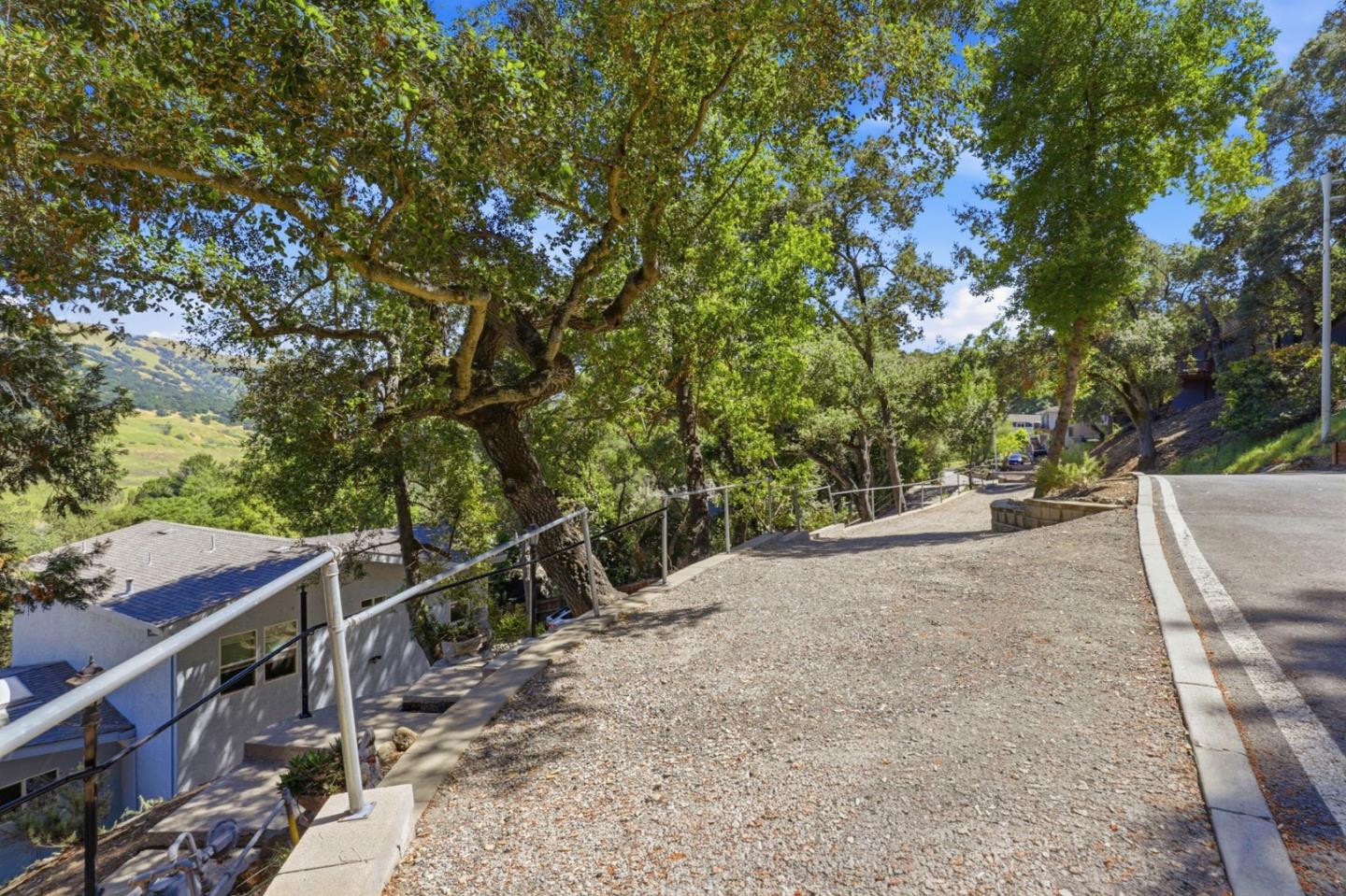 Detail Gallery Image 46 of 67 For 2981 Holiday Ct, Morgan Hill,  CA 95037 - 6 Beds | 4/1 Baths