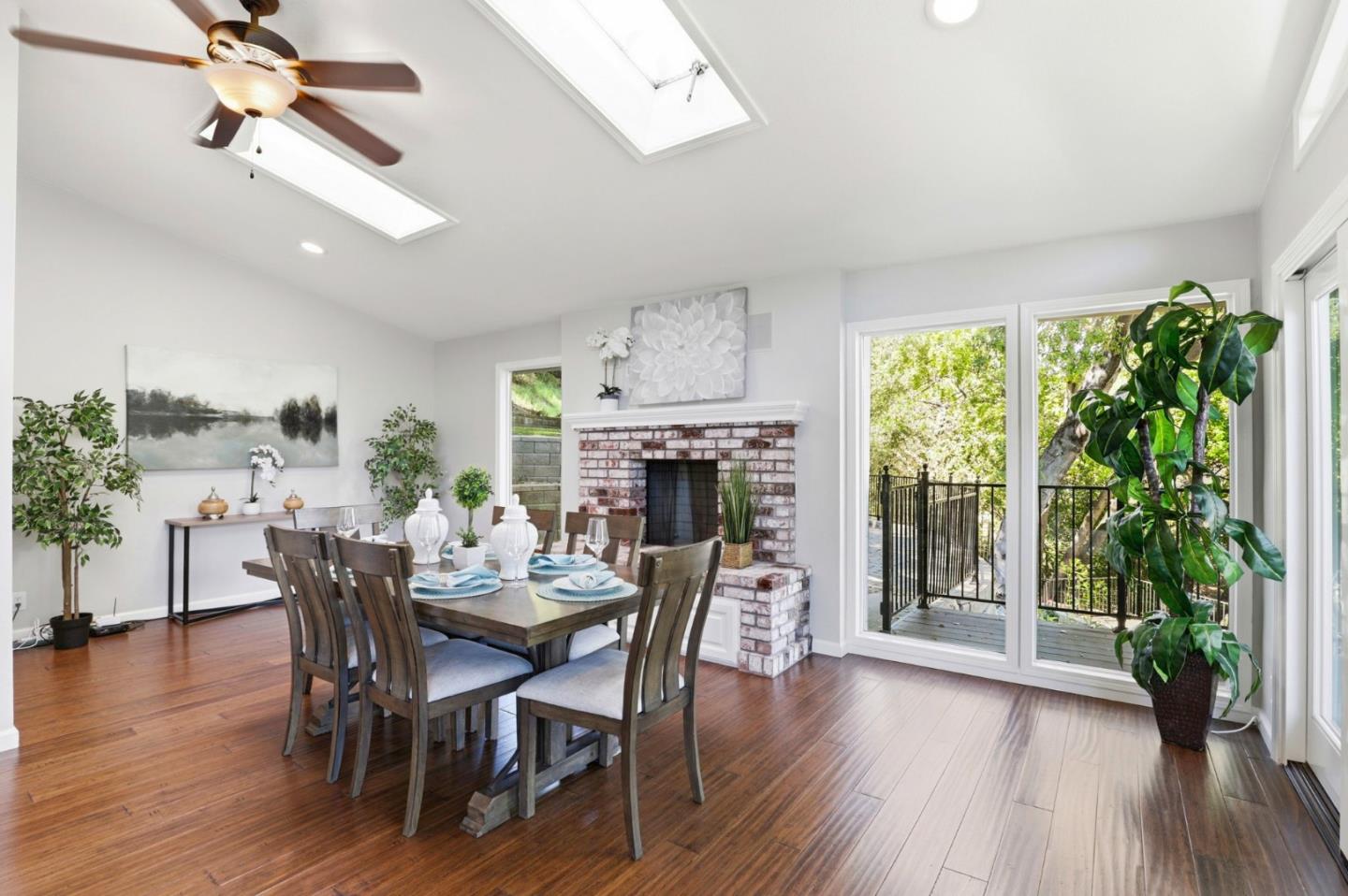 Detail Gallery Image 8 of 67 For 2981 Holiday Ct, Morgan Hill,  CA 95037 - 6 Beds | 4/1 Baths