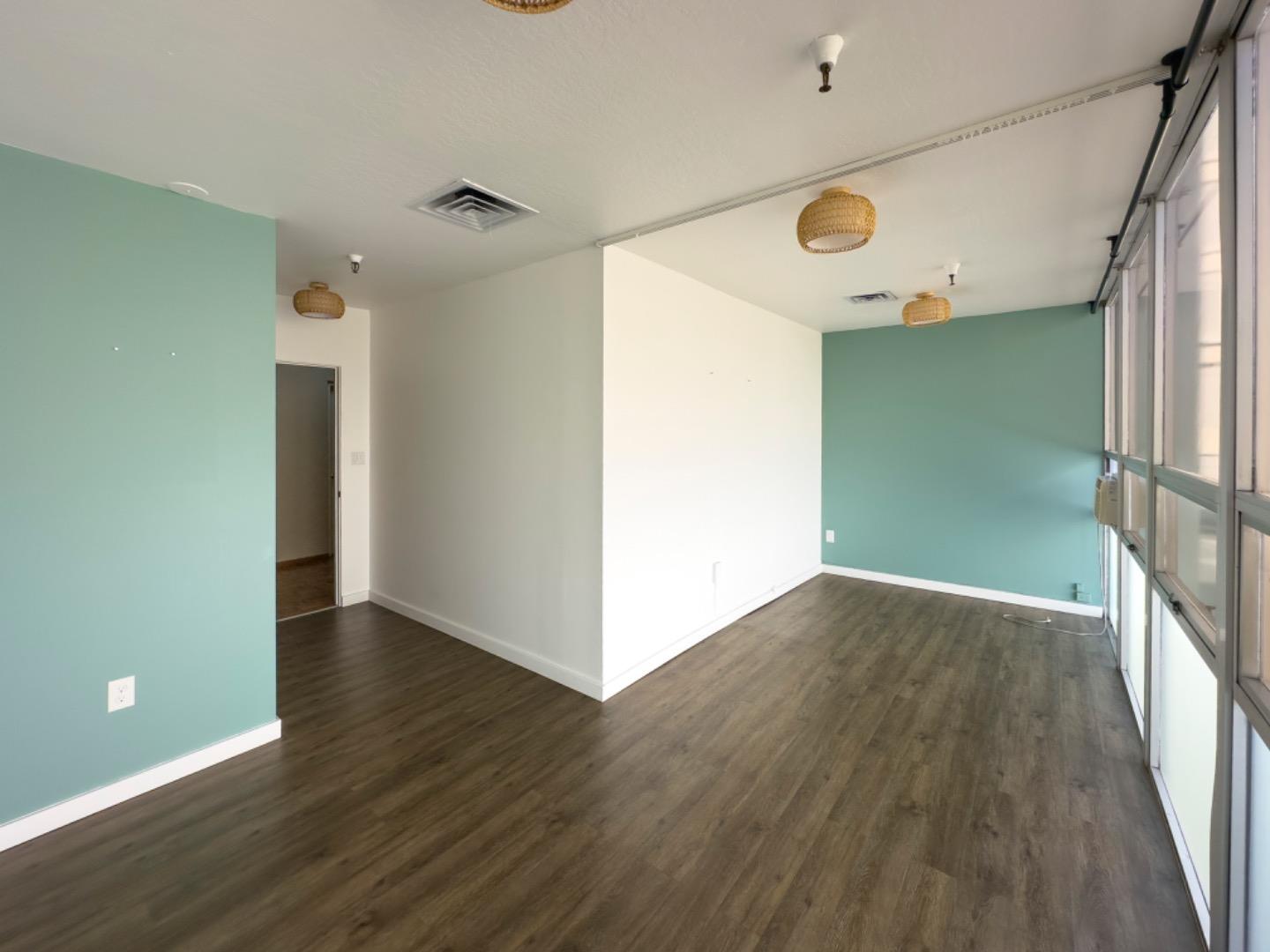 Detail Gallery Image 3 of 7 For 1220 Howard Ave #230,  Burlingame,  CA 94010 - – Beds | – Baths