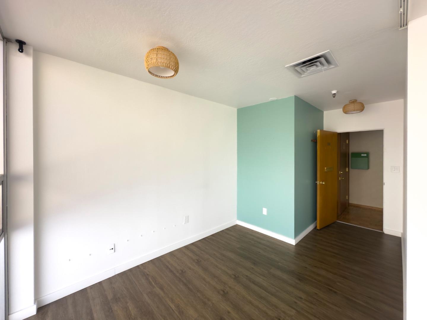 Detail Gallery Image 5 of 7 For 1220 Howard Ave #230,  Burlingame,  CA 94010 - – Beds | – Baths