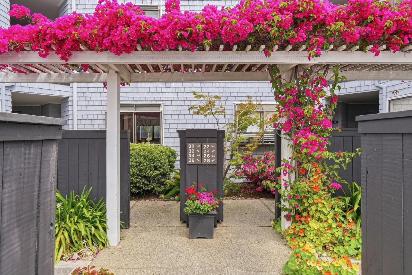 Detail Gallery Image 18 of 30 For 30 Eddystone Ct, Redwood City,  CA 94065 - 1 Beds | 1 Baths