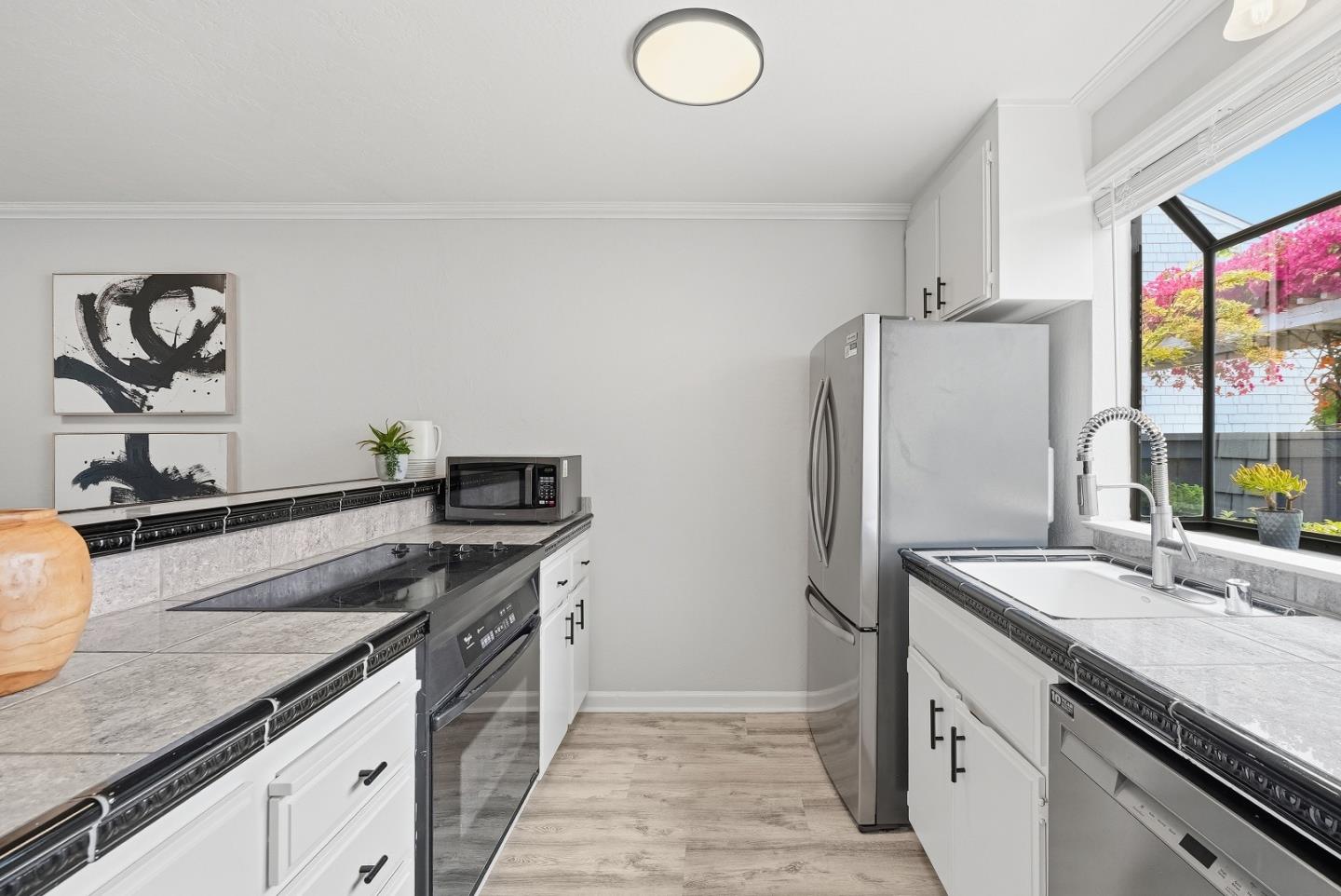 Detail Gallery Image 5 of 30 For 30 Eddystone Ct, Redwood City,  CA 94065 - 1 Beds | 1 Baths