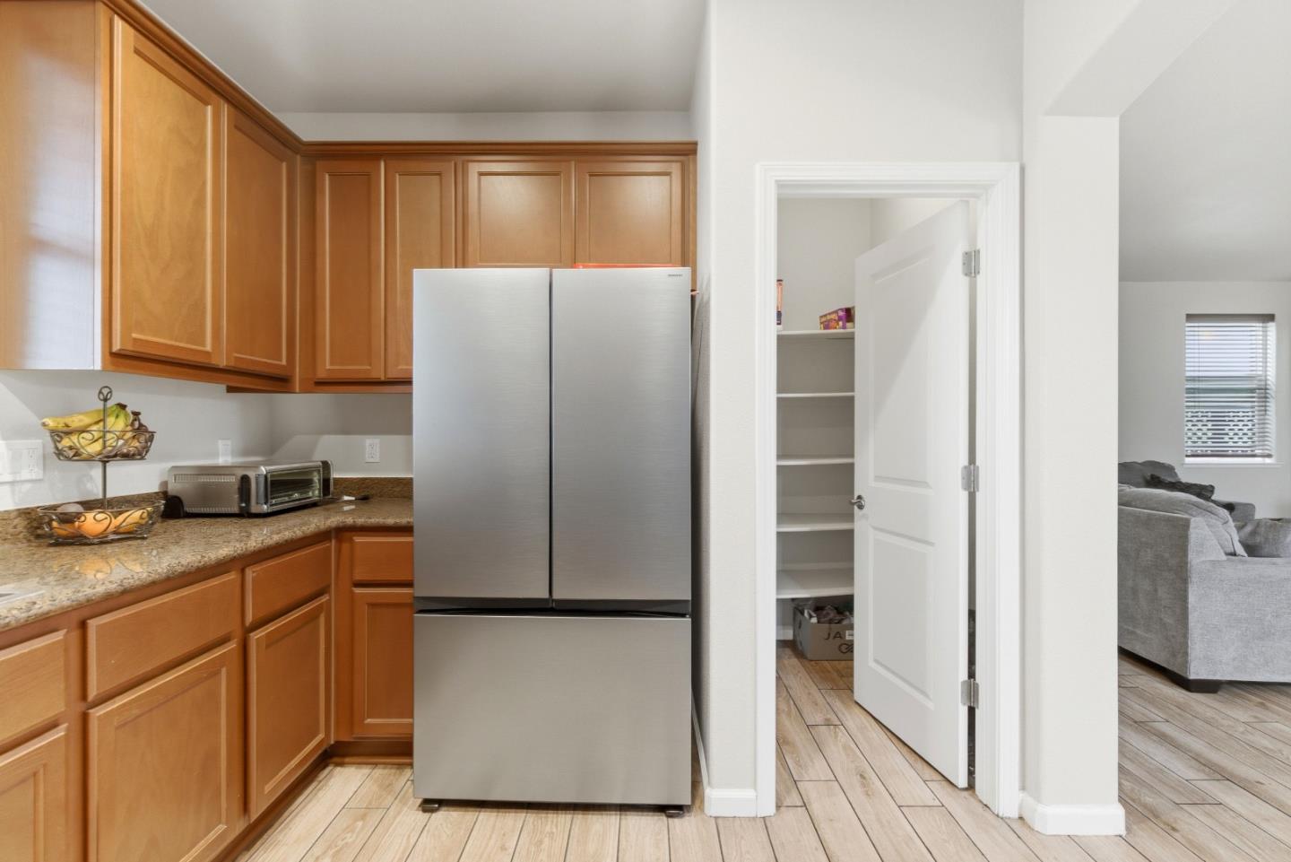 Detail Gallery Image 10 of 37 For 651 Livingston Ave, King City,  CA 93930 - 4 Beds | 2/1 Baths