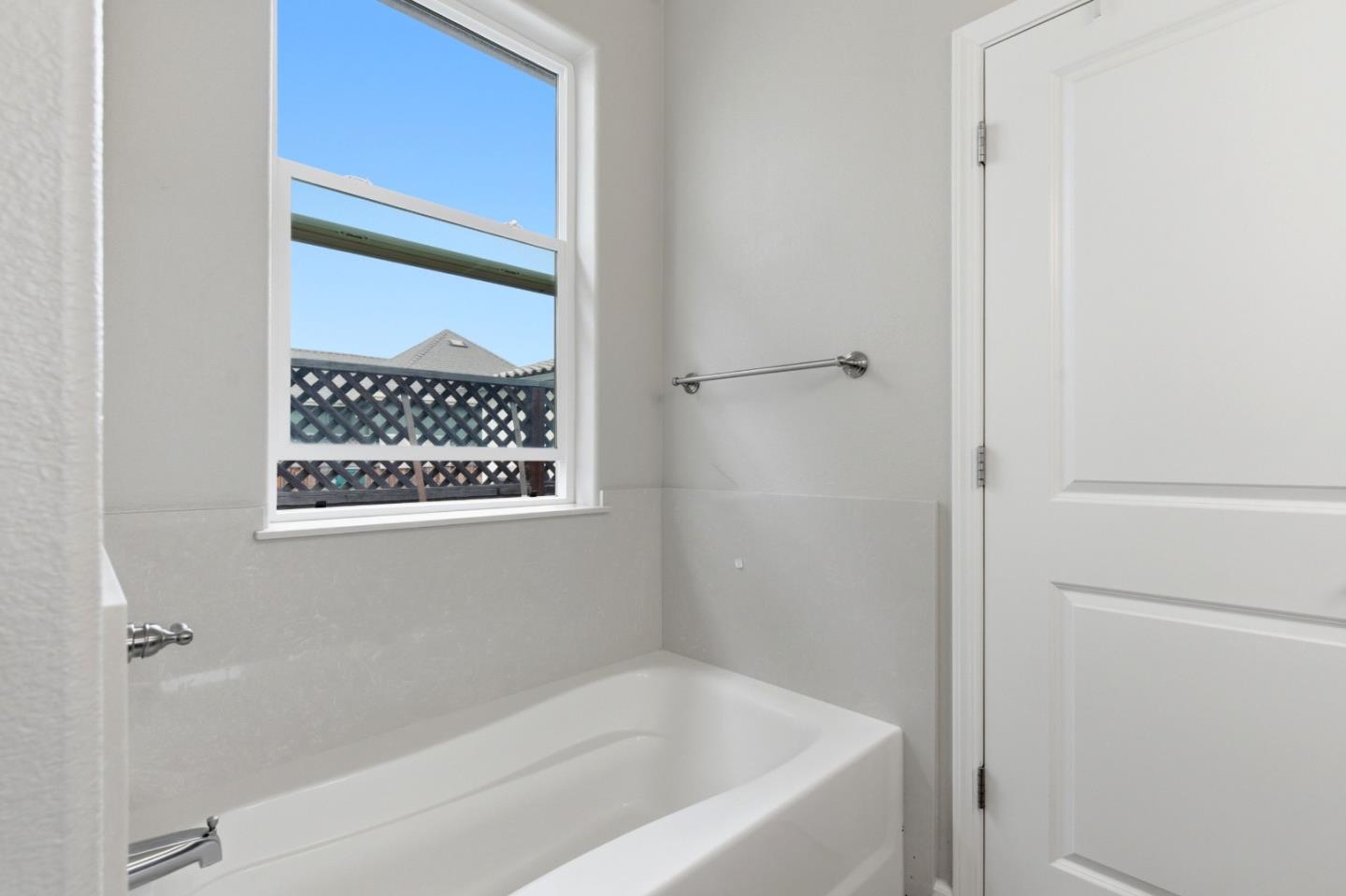 Detail Gallery Image 16 of 37 For 651 Livingston Ave, King City,  CA 93930 - 4 Beds | 2/1 Baths