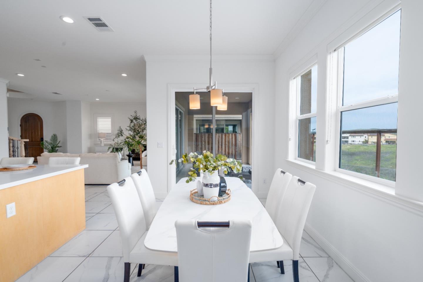 Detail Gallery Image 16 of 44 For 1195 Trumpet Vine Ln, San Ramon,  CA 94582 - 4 Beds | 3/1 Baths