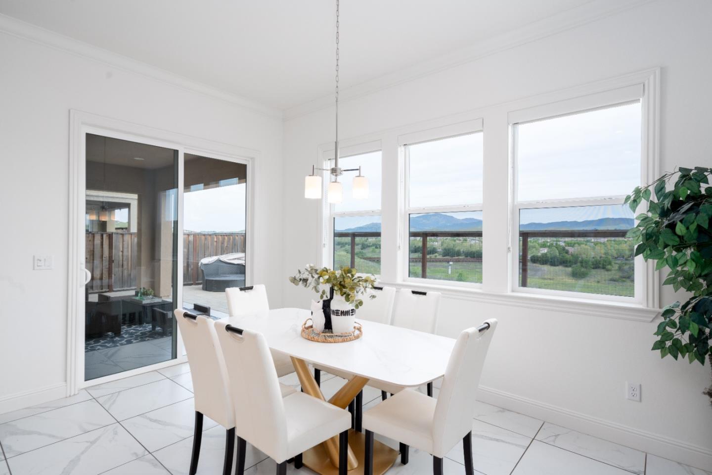 Detail Gallery Image 17 of 44 For 1195 Trumpet Vine Ln, San Ramon,  CA 94582 - 4 Beds | 3/1 Baths