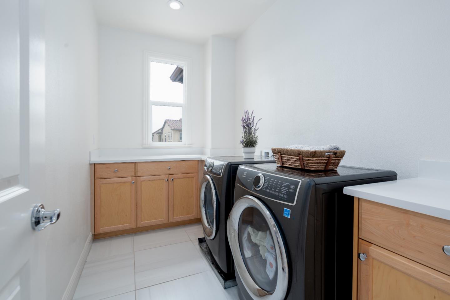 Detail Gallery Image 35 of 44 For 1195 Trumpet Vine Ln, San Ramon,  CA 94582 - 4 Beds | 3/1 Baths