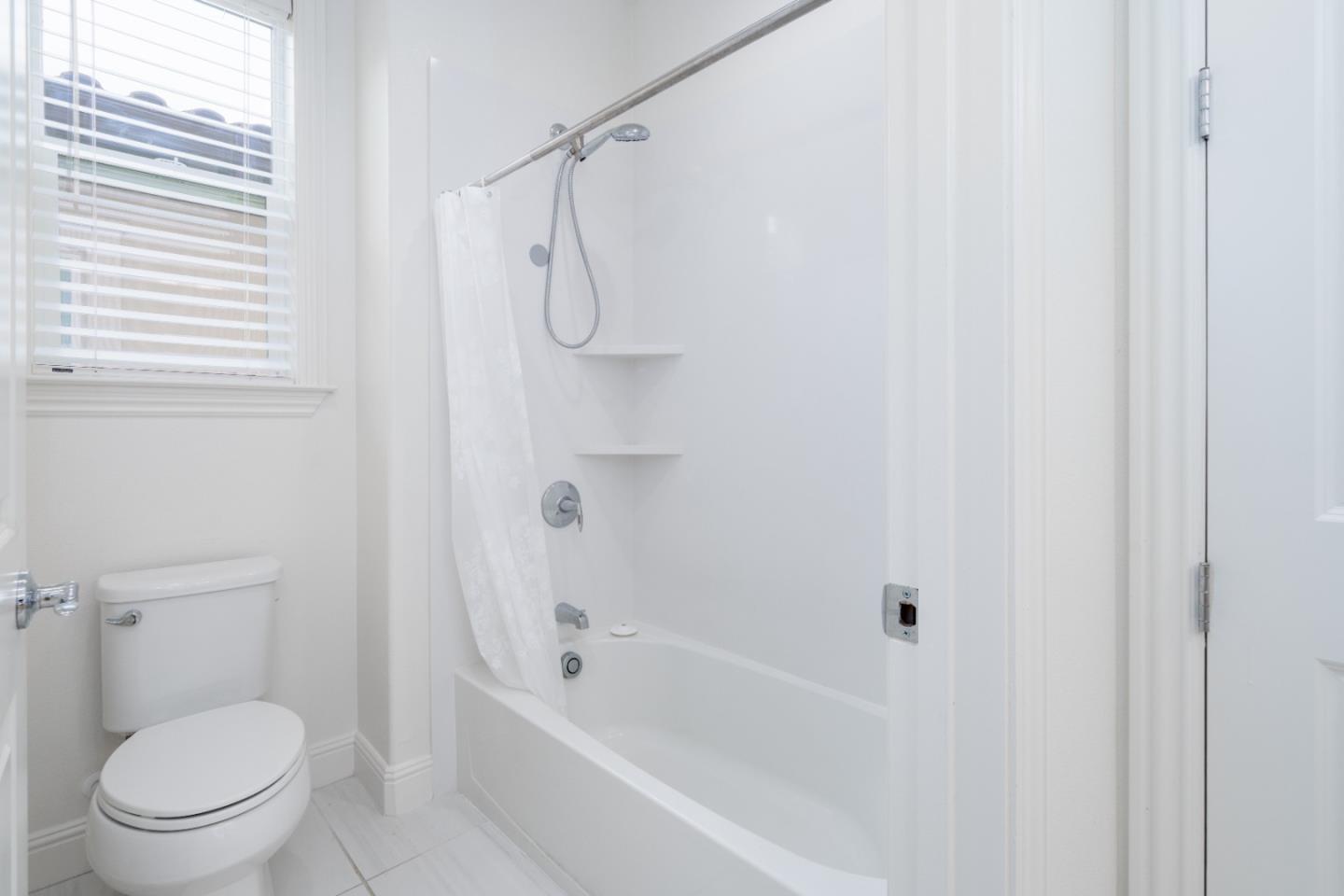 Detail Gallery Image 40 of 44 For 1195 Trumpet Vine Ln, San Ramon,  CA 94582 - 4 Beds | 3/1 Baths