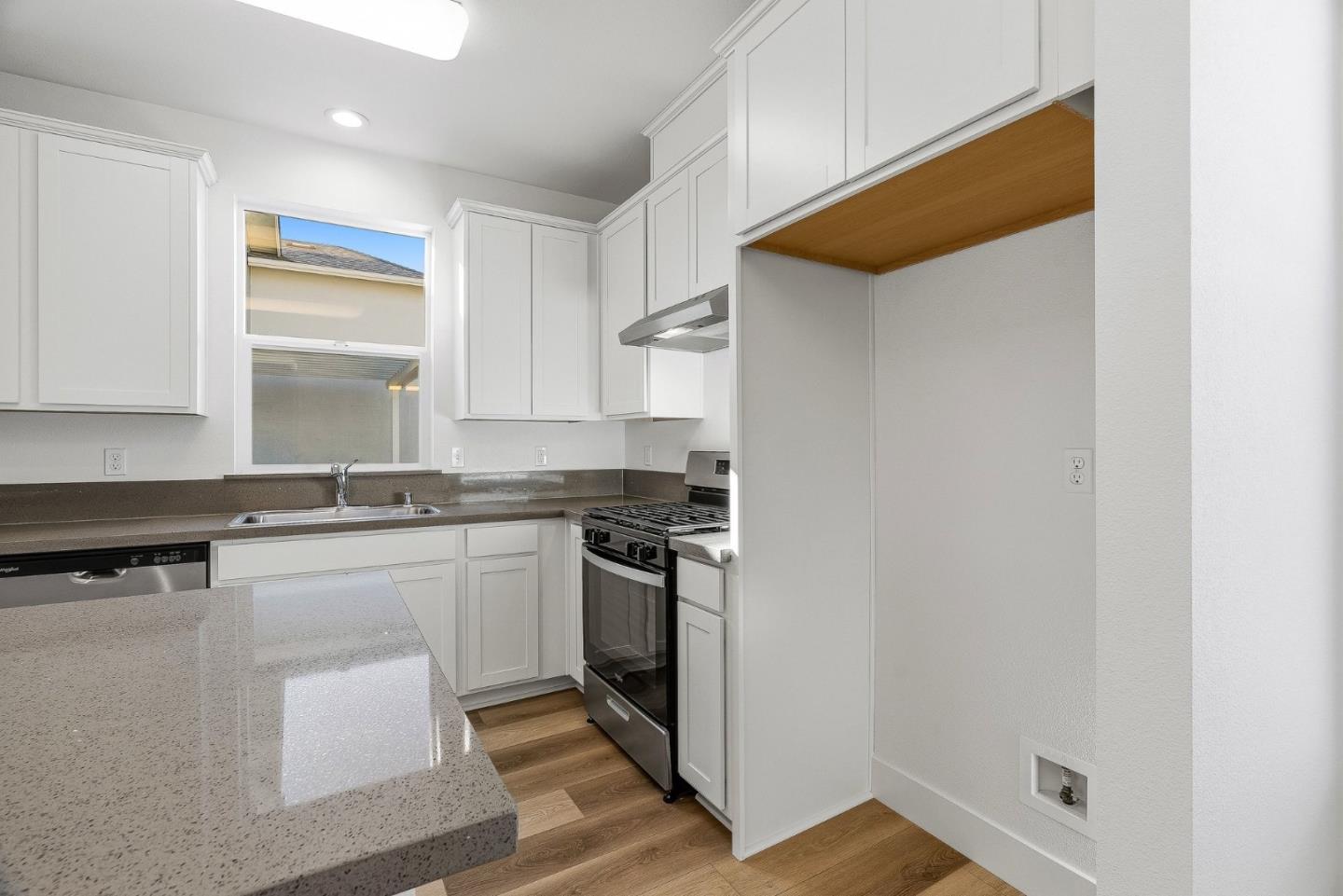 Detail Gallery Image 20 of 33 For 417 Annie Dr, Watsonville,  CA 95076 - 3 Beds | 3/1 Baths