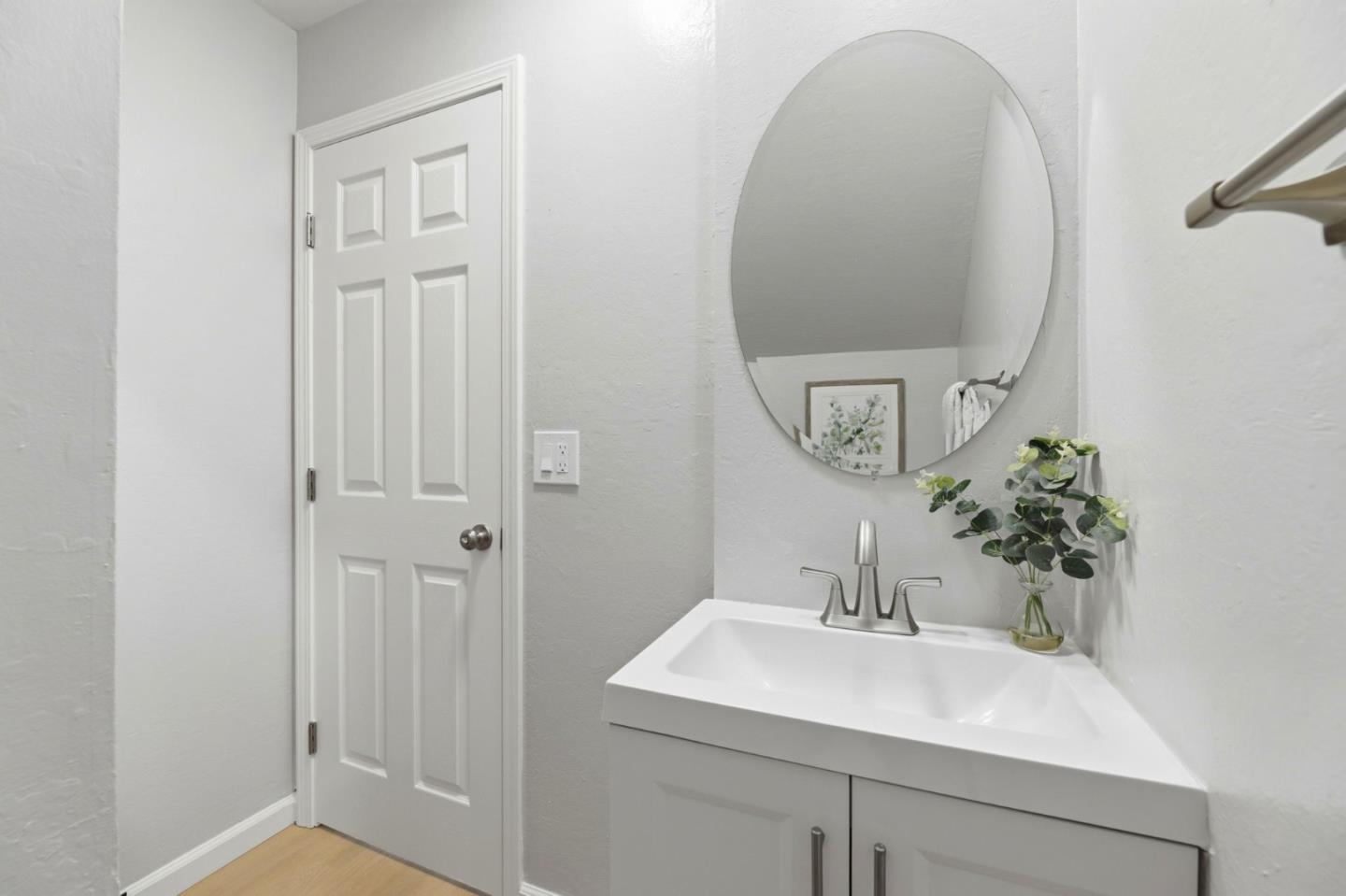 Detail Gallery Image 27 of 37 For 3184 Fernside Sq, San Jose,  CA 95132 - 3 Beds | 1/1 Baths