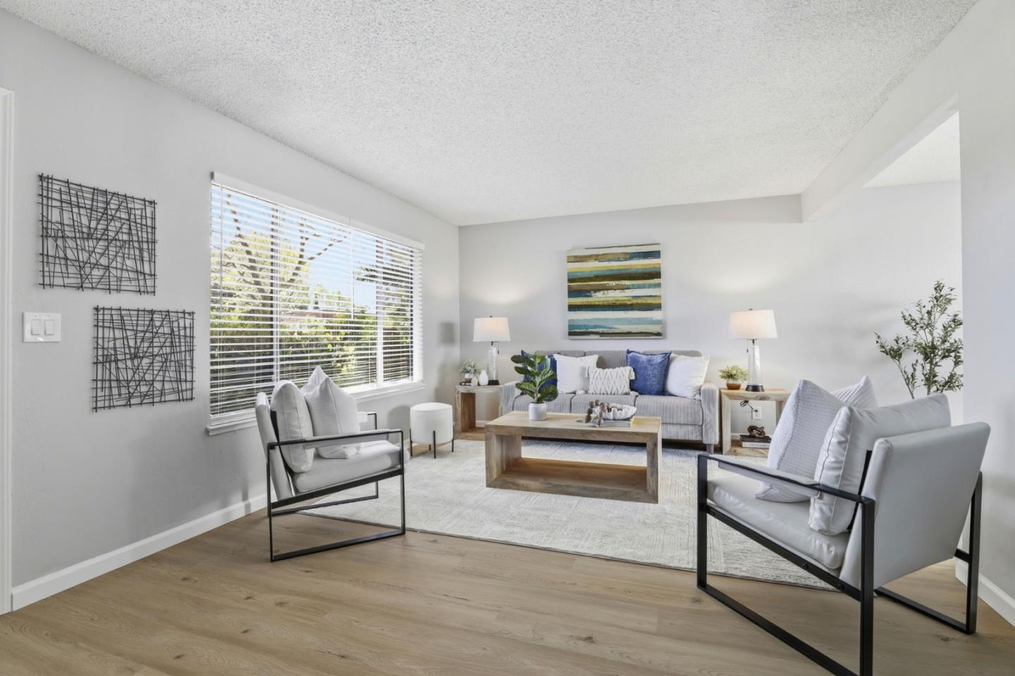 Detail Gallery Image 4 of 37 For 3184 Fernside Sq, San Jose,  CA 95132 - 3 Beds | 1/1 Baths