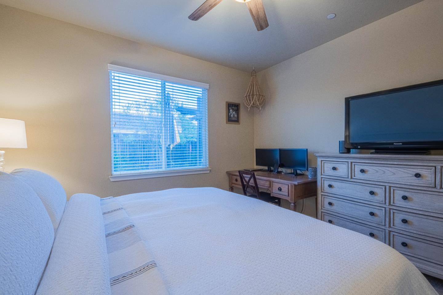 Detail Gallery Image 17 of 40 For 1581 Panorama Dr, Hollister,  CA 95023 - 4 Beds | 2 Baths