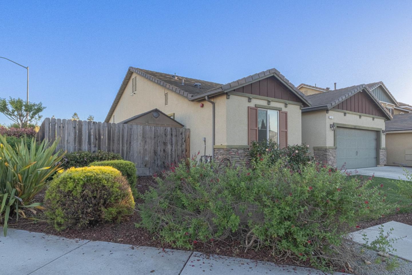 Detail Gallery Image 2 of 40 For 1581 Panorama Dr, Hollister,  CA 95023 - 4 Beds | 2 Baths