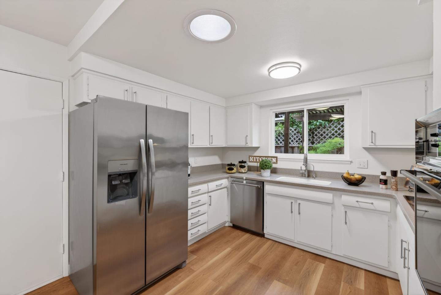 Detail Gallery Image 11 of 42 For 2467 Nightingale Dr, San Jose,  CA 95125 - 3 Beds | 2 Baths