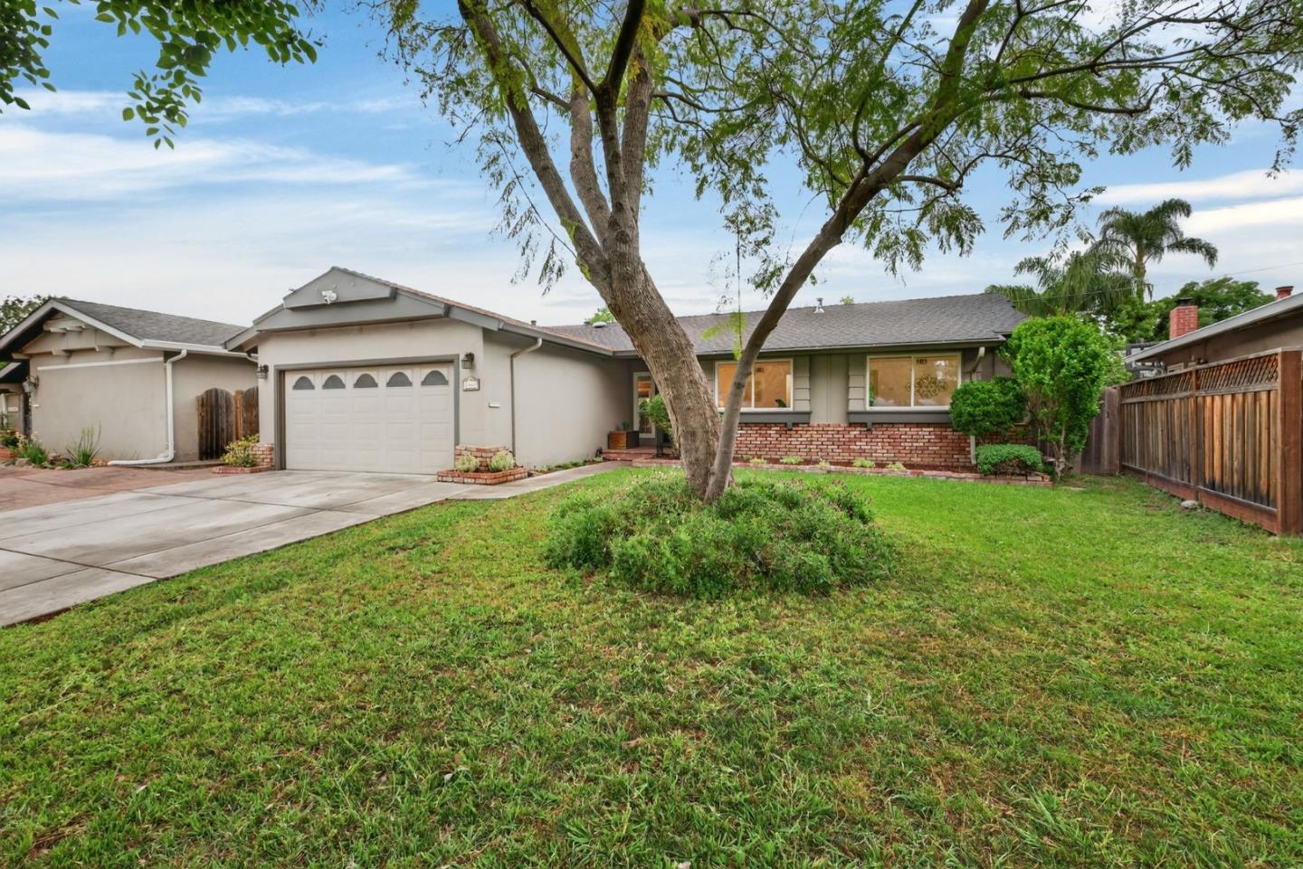 Detail Gallery Image 3 of 42 For 2467 Nightingale Dr, San Jose,  CA 95125 - 3 Beds | 2 Baths