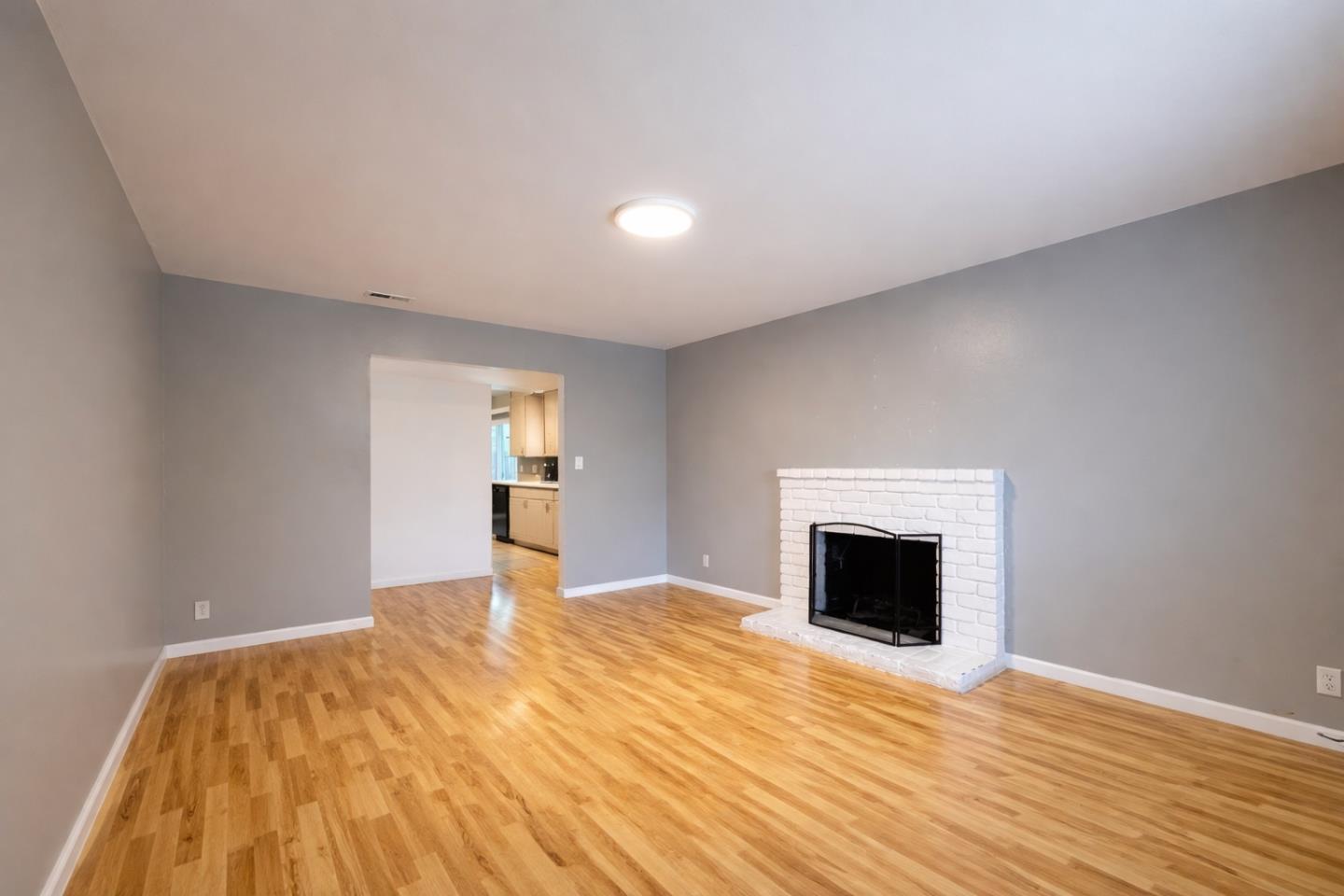 Detail Gallery Image 10 of 31 For 1090 White Dr, Santa Clara,  CA 95051 - – Beds | – Baths