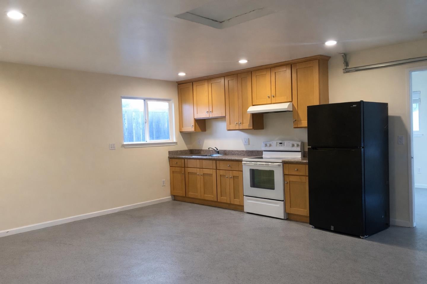 Detail Gallery Image 22 of 31 For 1090 White Dr, Santa Clara,  CA 95051 - – Beds | – Baths