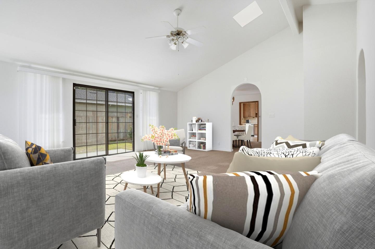 Detail Gallery Image 12 of 49 For 1372 Alicante Dr, Pacifica,  CA 94044 - 2 Beds | 2/1 Baths