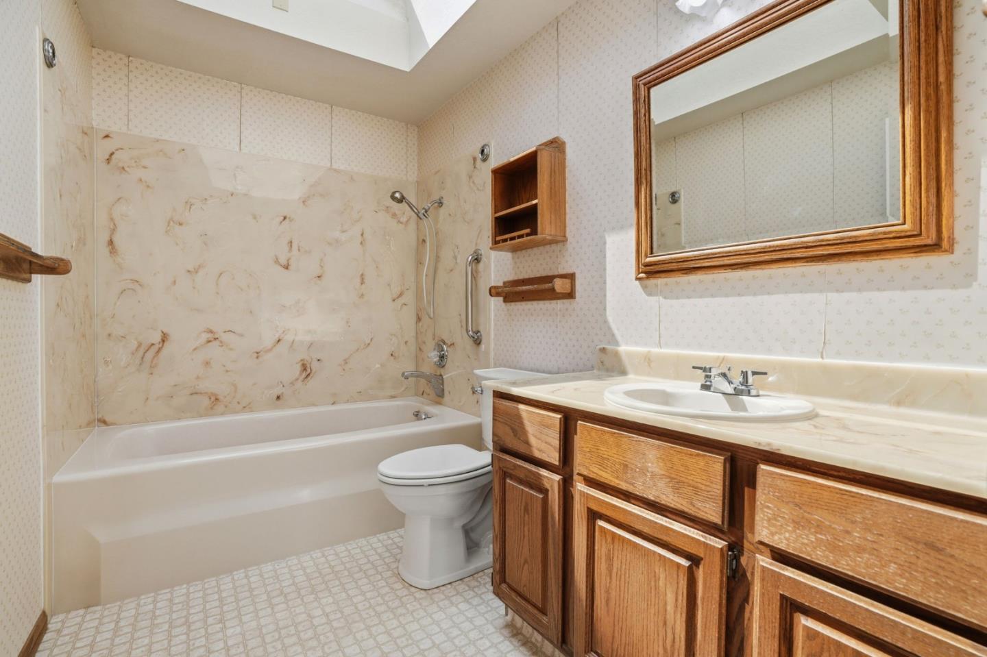 Detail Gallery Image 18 of 49 For 1372 Alicante Dr, Pacifica,  CA 94044 - 2 Beds | 2/1 Baths