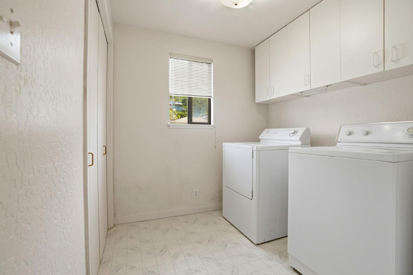 Detail Gallery Image 21 of 49 For 1372 Alicante Dr, Pacifica,  CA 94044 - 2 Beds | 2/1 Baths