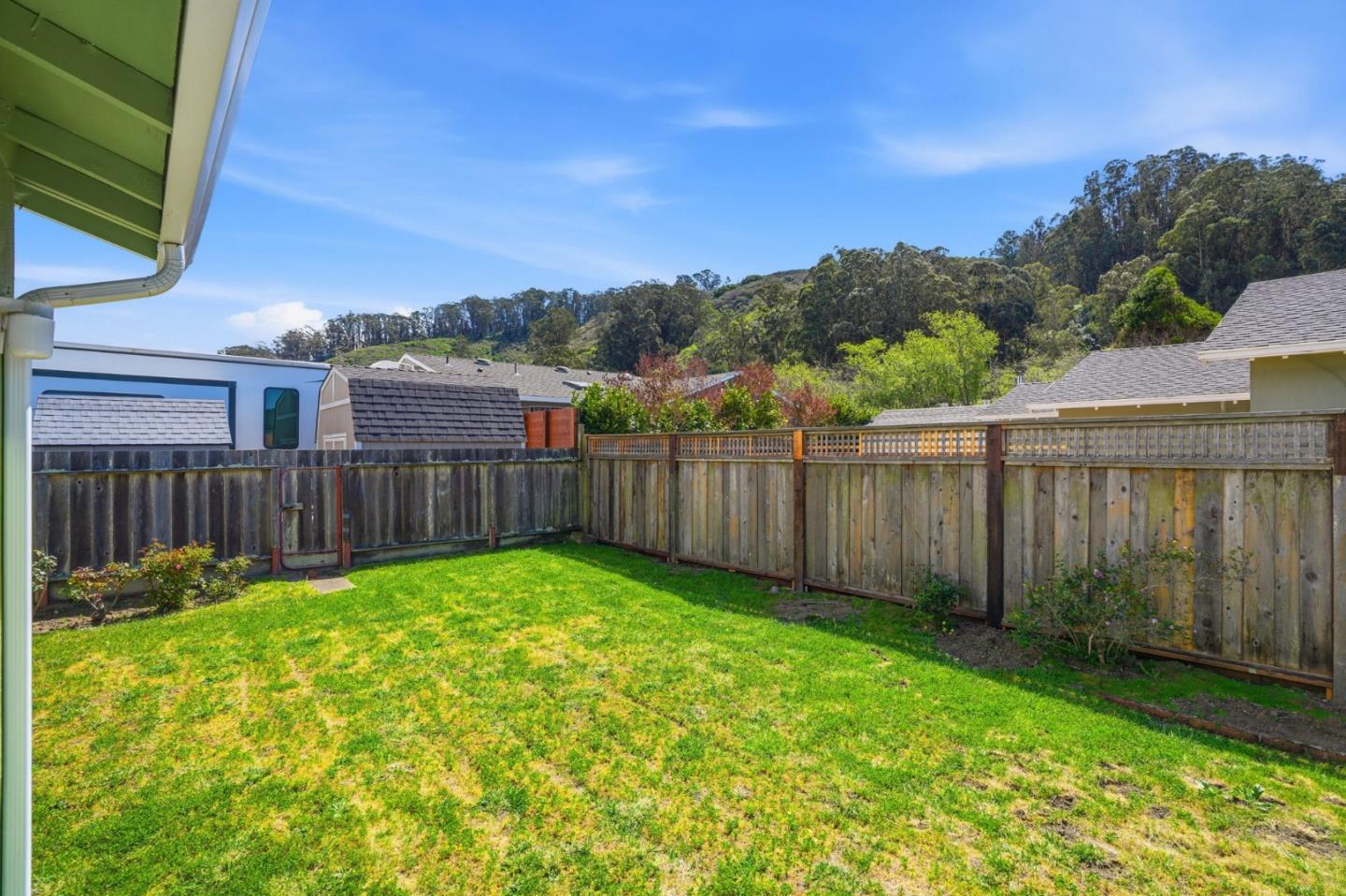 Detail Gallery Image 26 of 49 For 1372 Alicante Dr, Pacifica,  CA 94044 - 2 Beds | 2/1 Baths