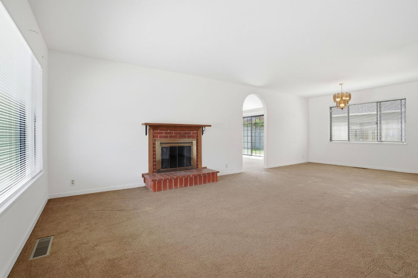 Detail Gallery Image 33 of 49 For 1372 Alicante Dr, Pacifica,  CA 94044 - 2 Beds | 2/1 Baths