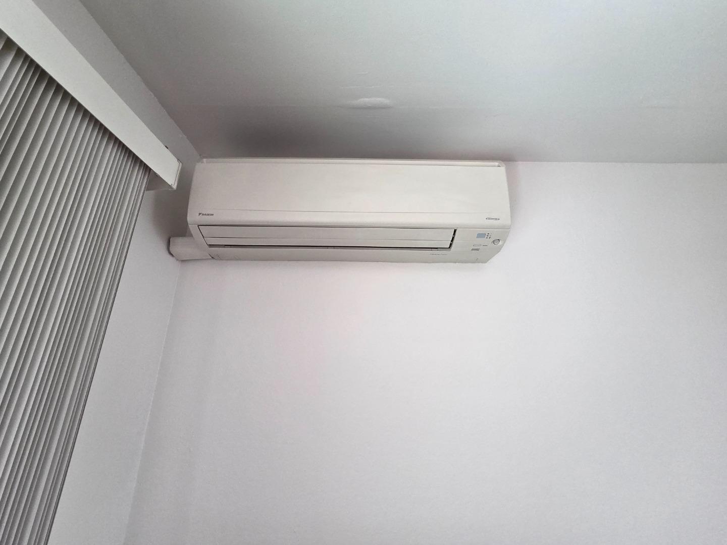 Detail Gallery Image 4 of 17 For 2201 Monroe St #301,  Santa Clara,  CA 95050 - 2 Beds | 1 Baths