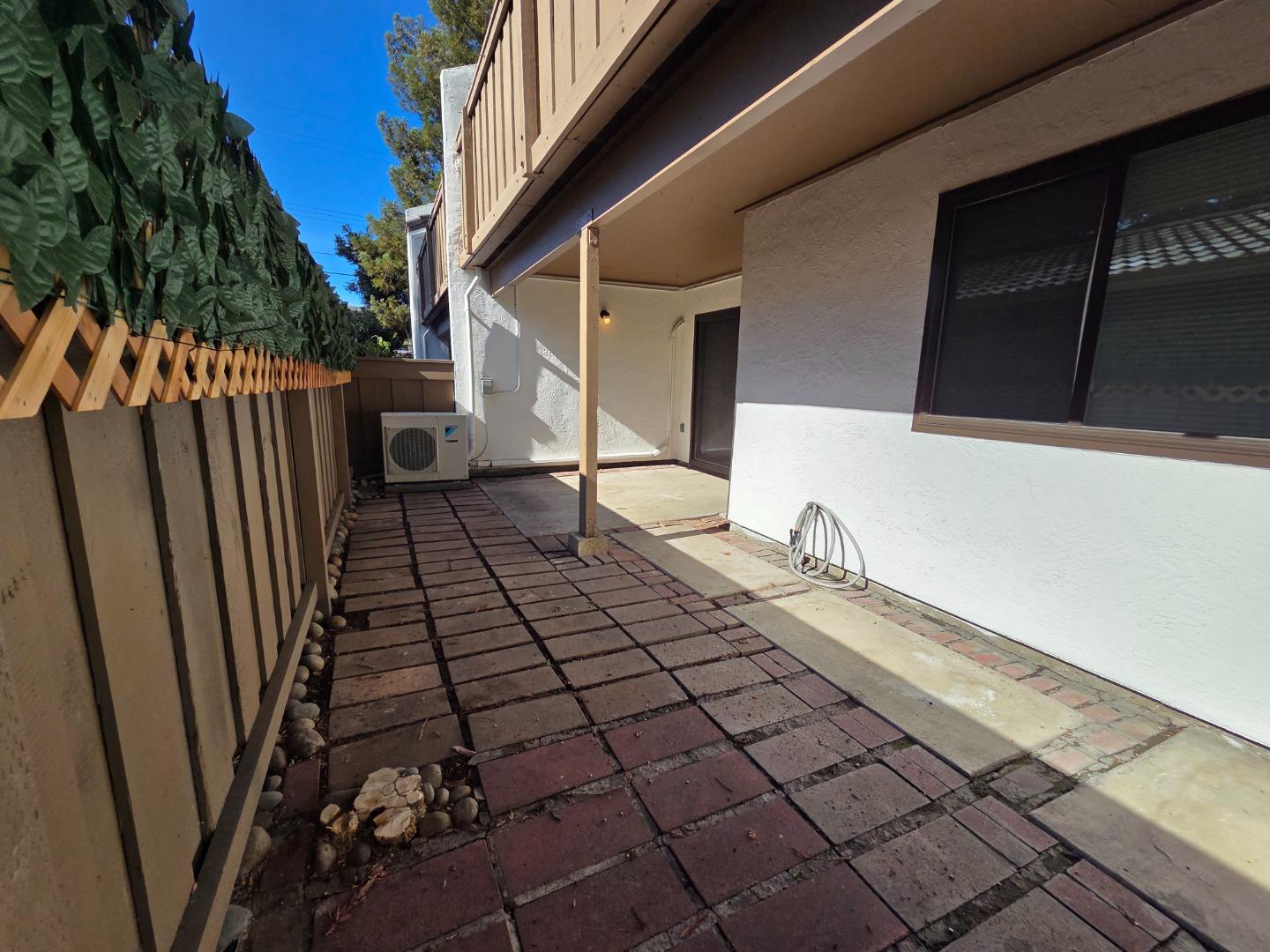 Detail Gallery Image 6 of 17 For 2201 Monroe St #301,  Santa Clara,  CA 95050 - 2 Beds | 1 Baths