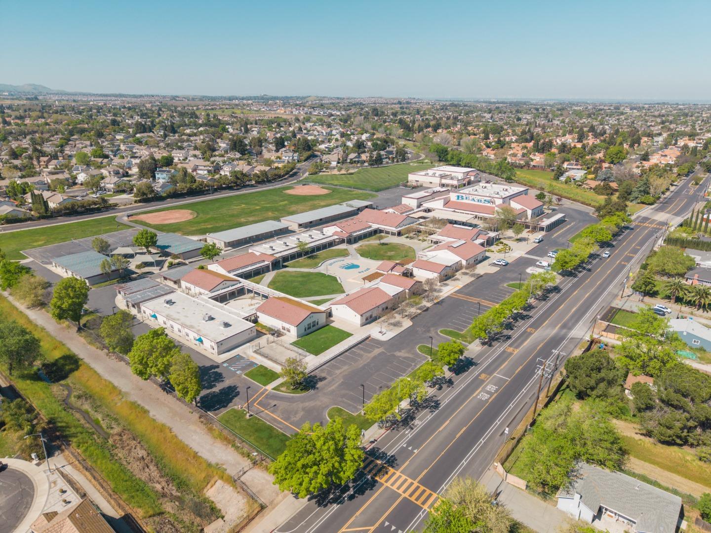 Detail Gallery Image 51 of 54 For 810 Coventry Cir, Brentwood,  CA 94513 - 4 Beds | 2/1 Baths