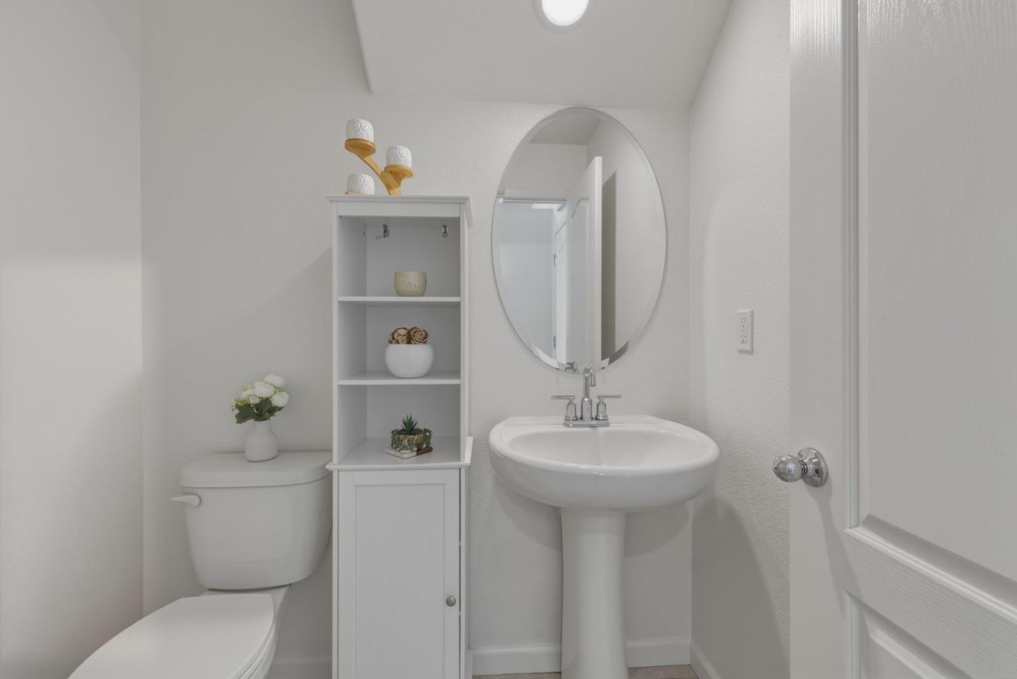 Detail Gallery Image 17 of 48 For 1180 Julia Cir, Hollister,  CA 95023 - 3 Beds | 2/1 Baths