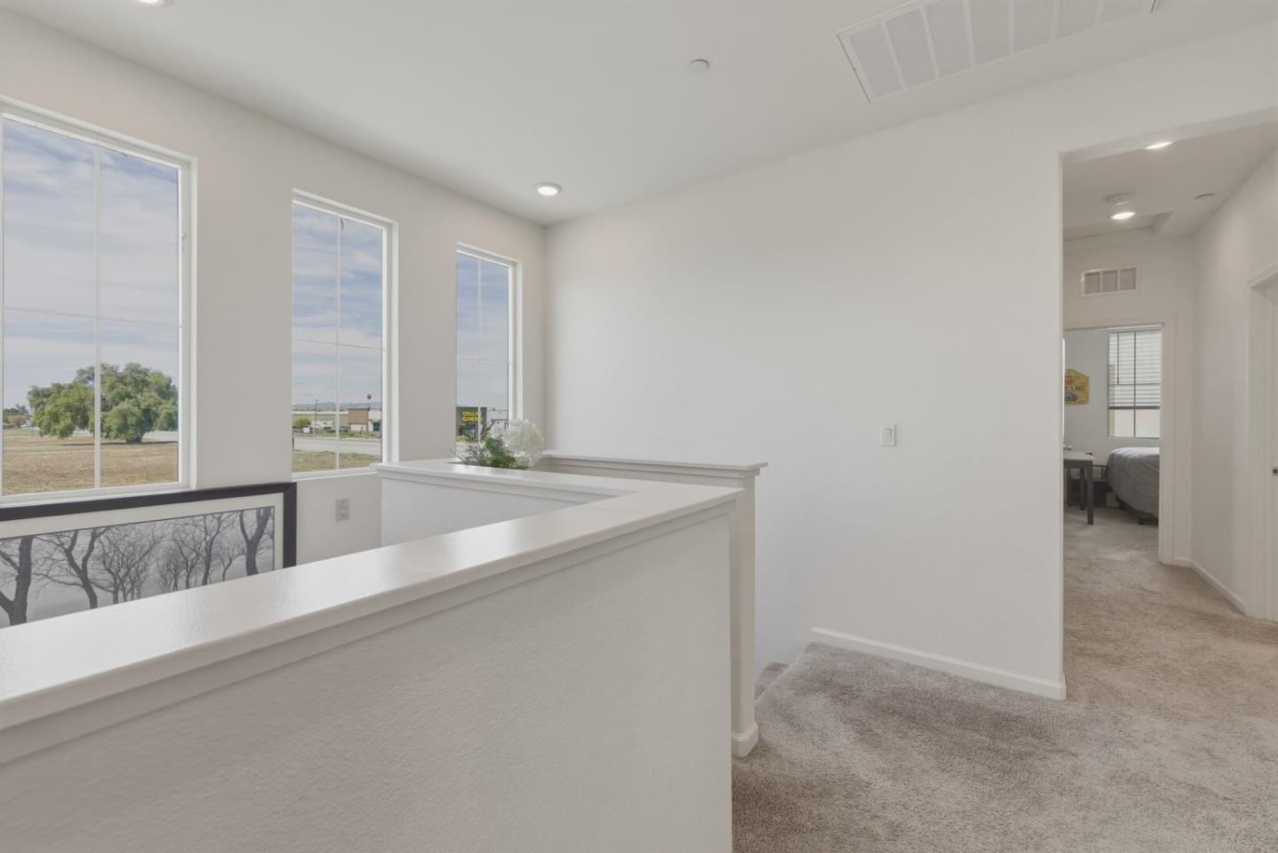 Detail Gallery Image 18 of 48 For 1180 Julia Cir, Hollister,  CA 95023 - 3 Beds | 2/1 Baths