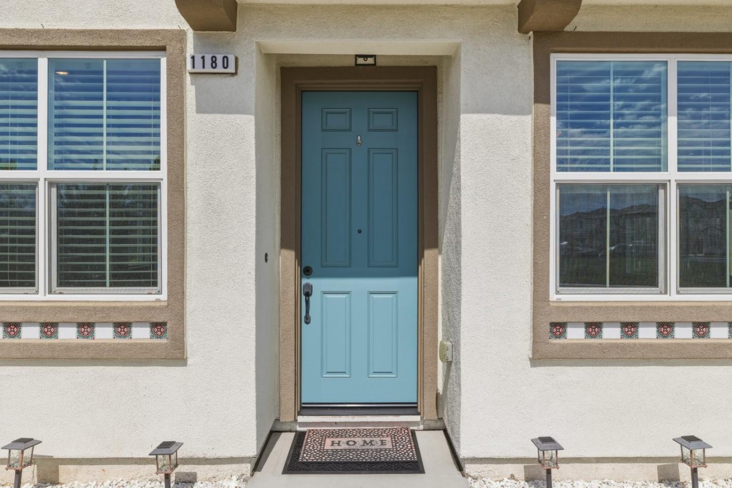 Detail Gallery Image 2 of 48 For 1180 Julia Cir, Hollister,  CA 95023 - 3 Beds | 2/1 Baths