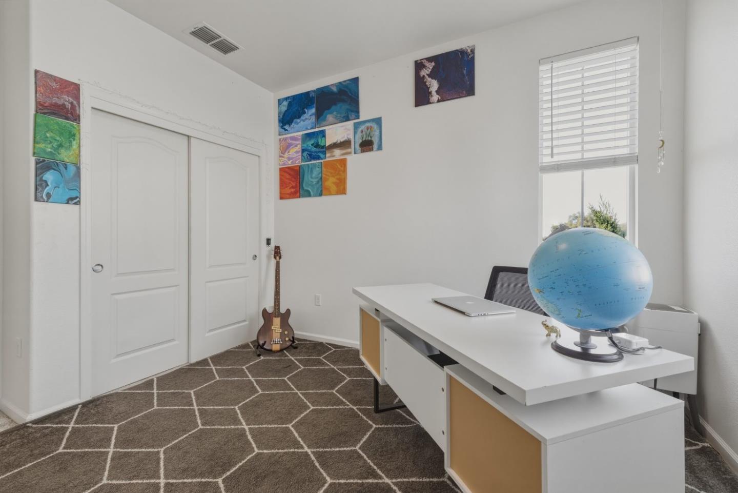 Detail Gallery Image 25 of 48 For 1180 Julia Cir, Hollister,  CA 95023 - 3 Beds | 2/1 Baths