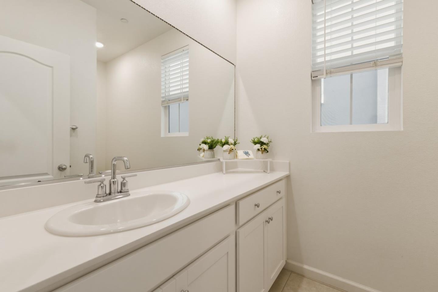 Detail Gallery Image 26 of 48 For 1180 Julia Cir, Hollister,  CA 95023 - 3 Beds | 2/1 Baths