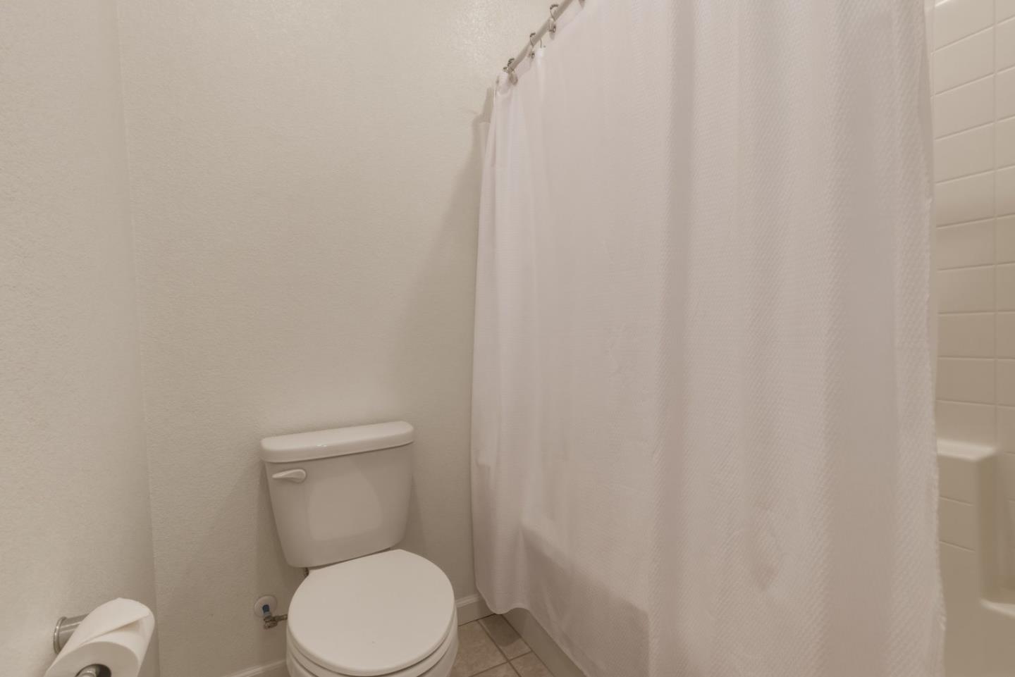 Detail Gallery Image 27 of 48 For 1180 Julia Cir, Hollister,  CA 95023 - 3 Beds | 2/1 Baths