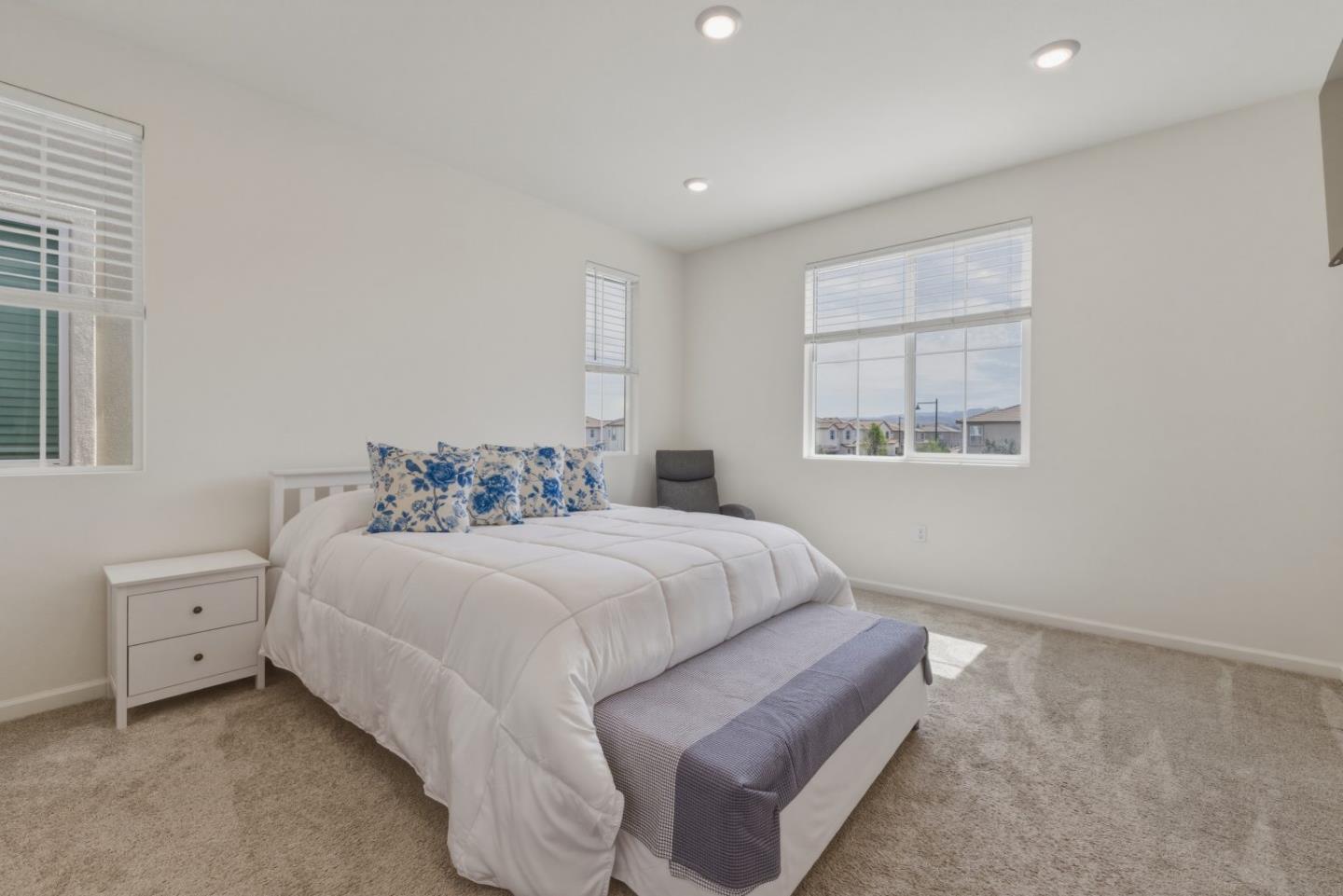 Detail Gallery Image 29 of 48 For 1180 Julia Cir, Hollister,  CA 95023 - 3 Beds | 2/1 Baths