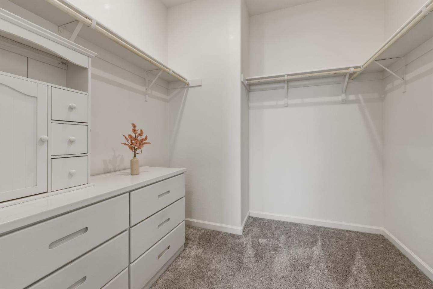 Detail Gallery Image 32 of 48 For 1180 Julia Cir, Hollister,  CA 95023 - 3 Beds | 2/1 Baths