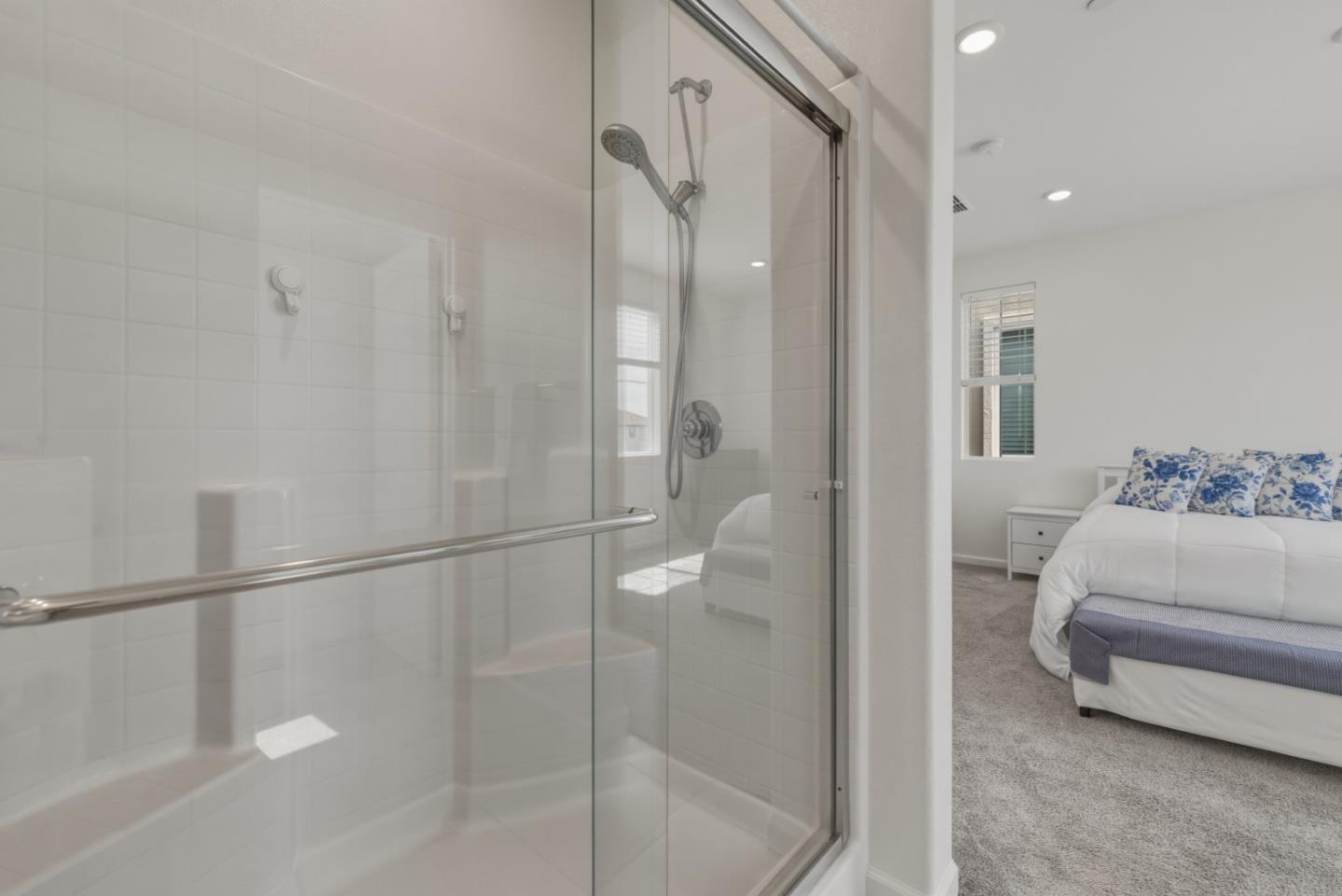 Detail Gallery Image 34 of 48 For 1180 Julia Cir, Hollister,  CA 95023 - 3 Beds | 2/1 Baths